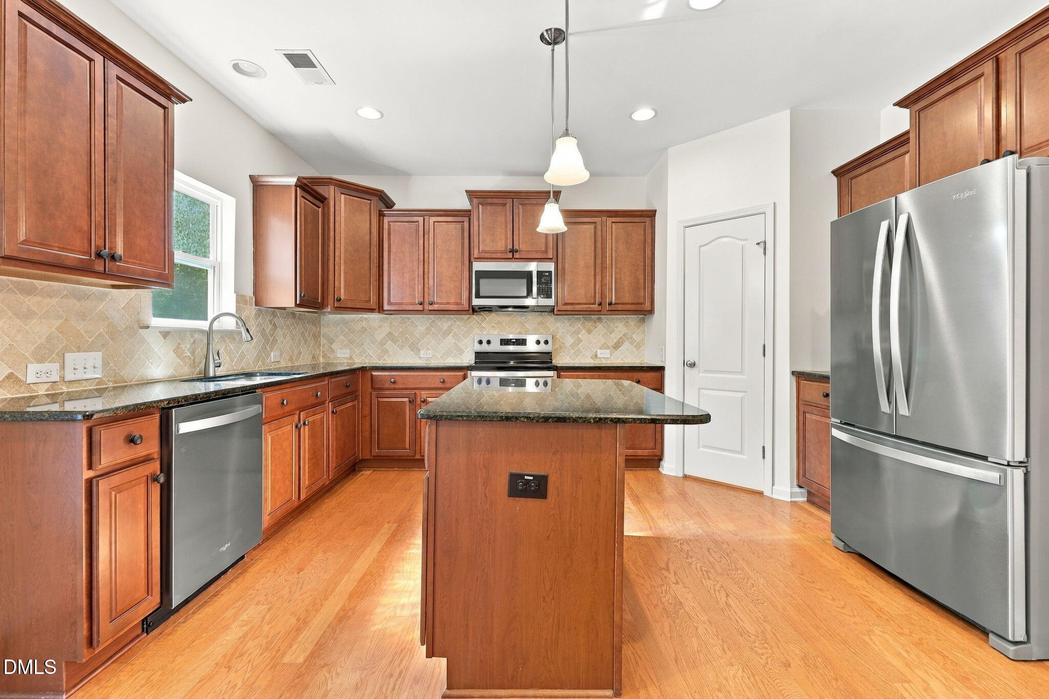 1105 Poplar Street Property Photo 12