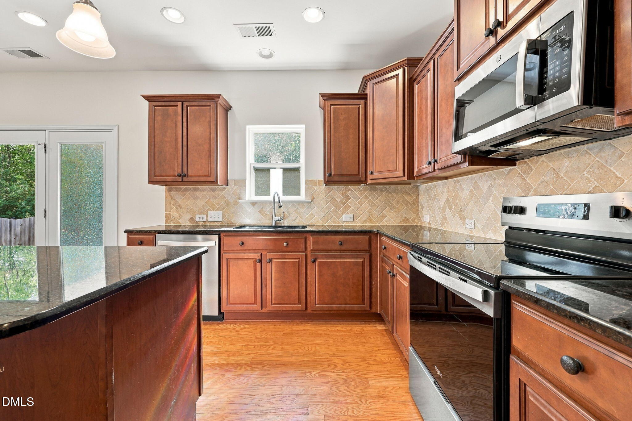 1105 Poplar Street Property Photo 16