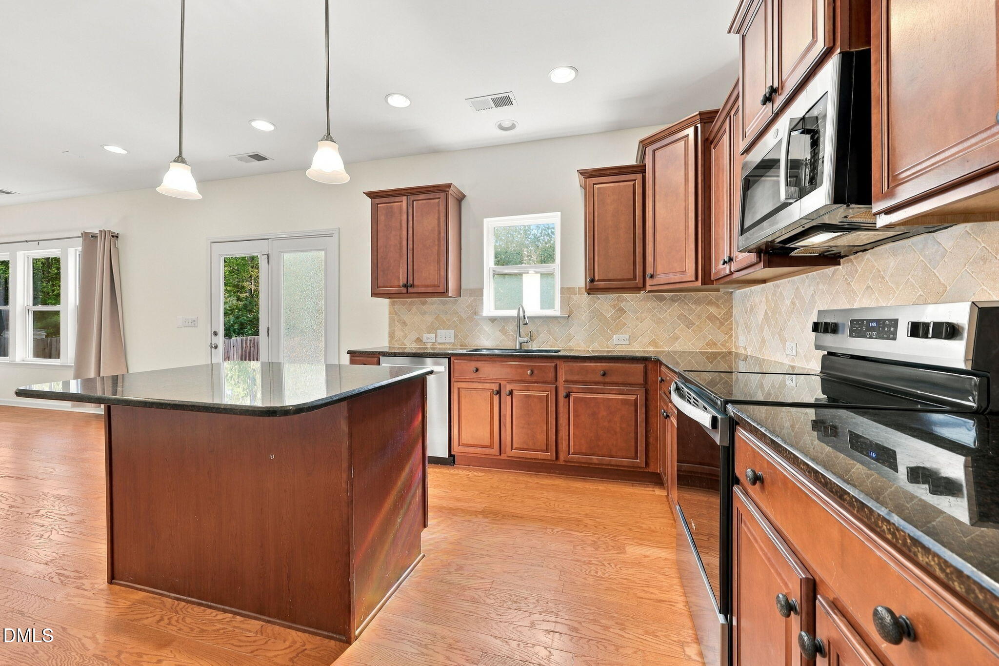 1105 Poplar Street Property Photo 17
