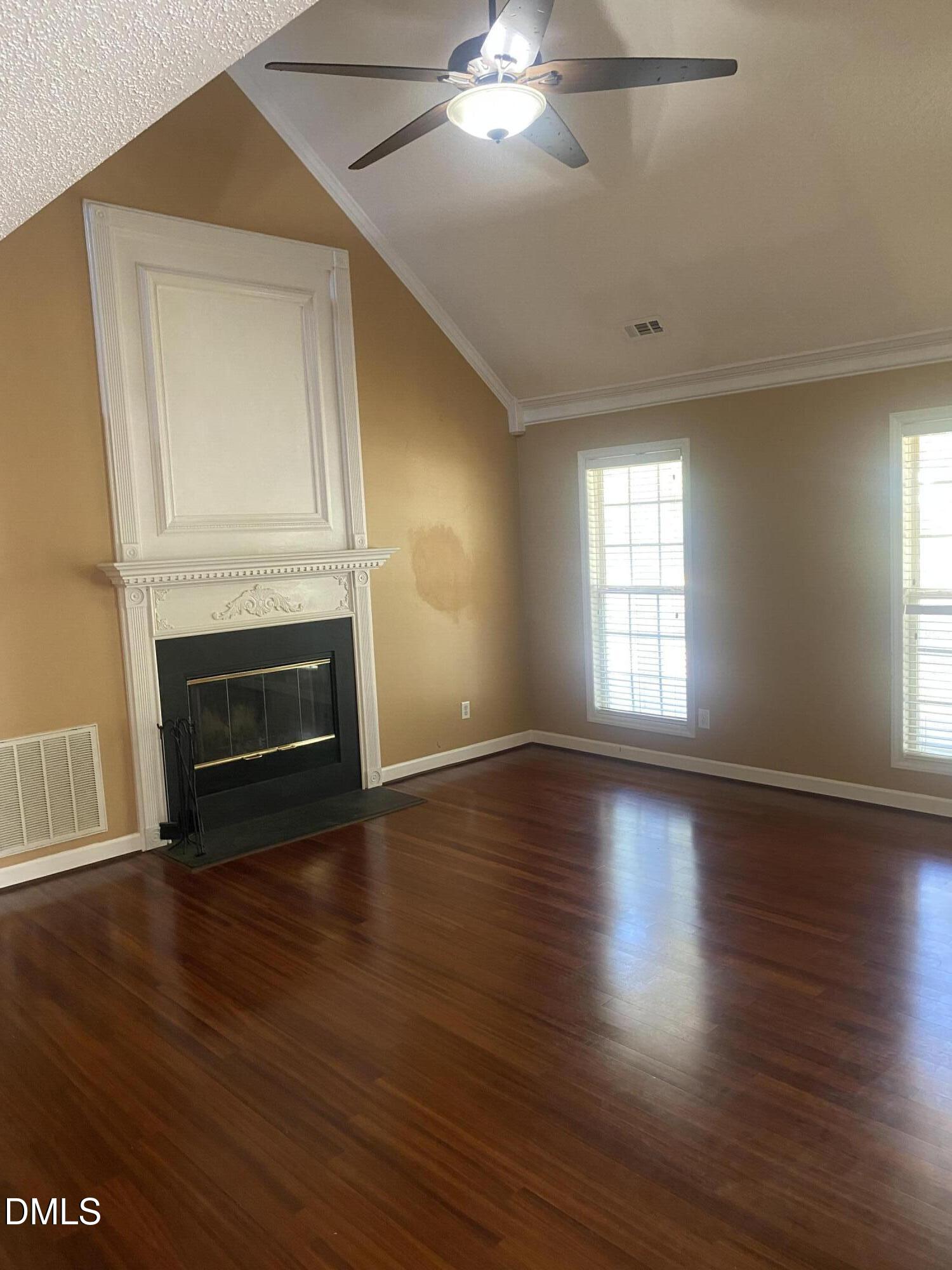 6 S Berry Meadow Lane Property Photo 4
