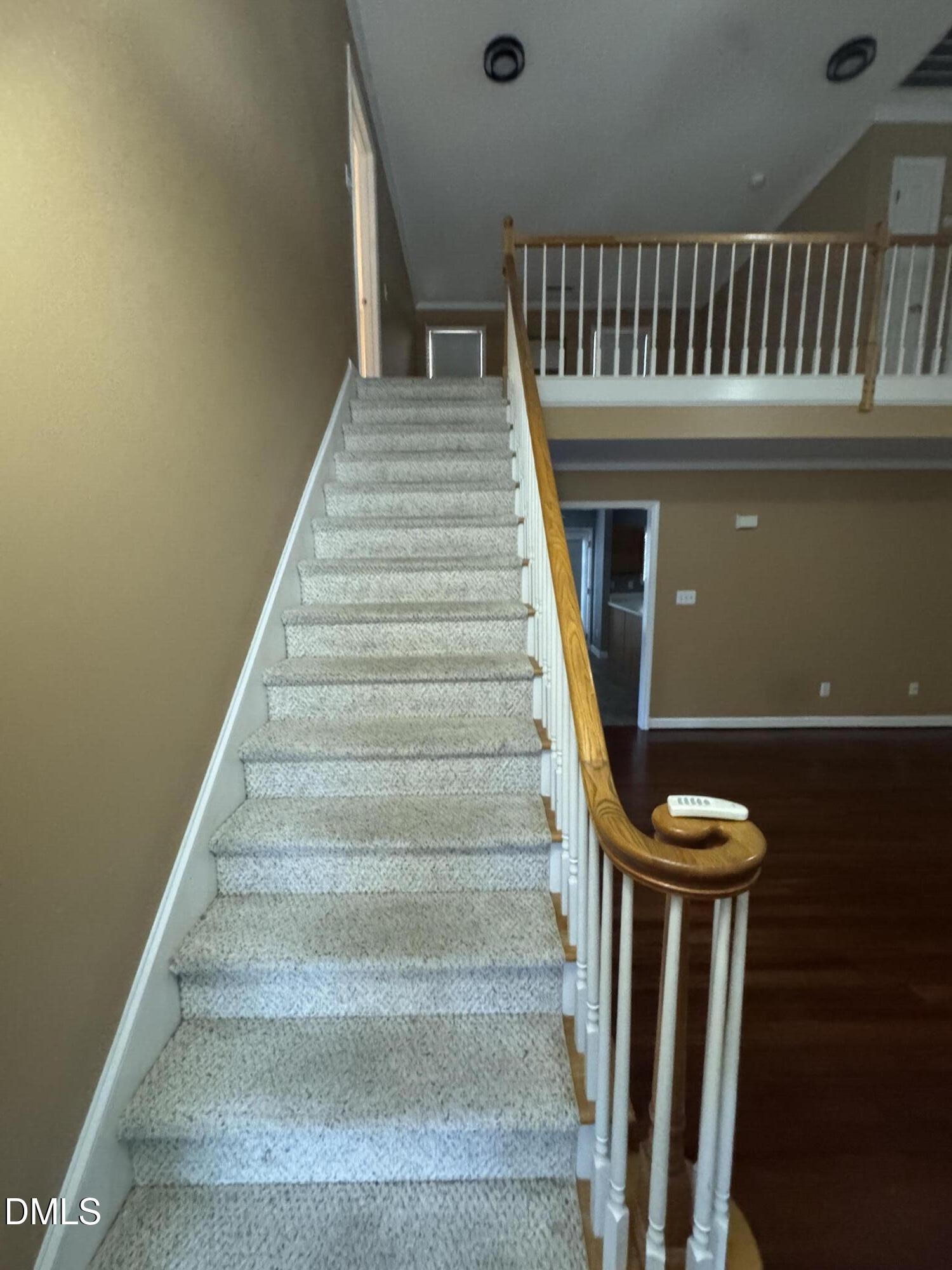 6 S Berry Meadow Lane Property Photo 8