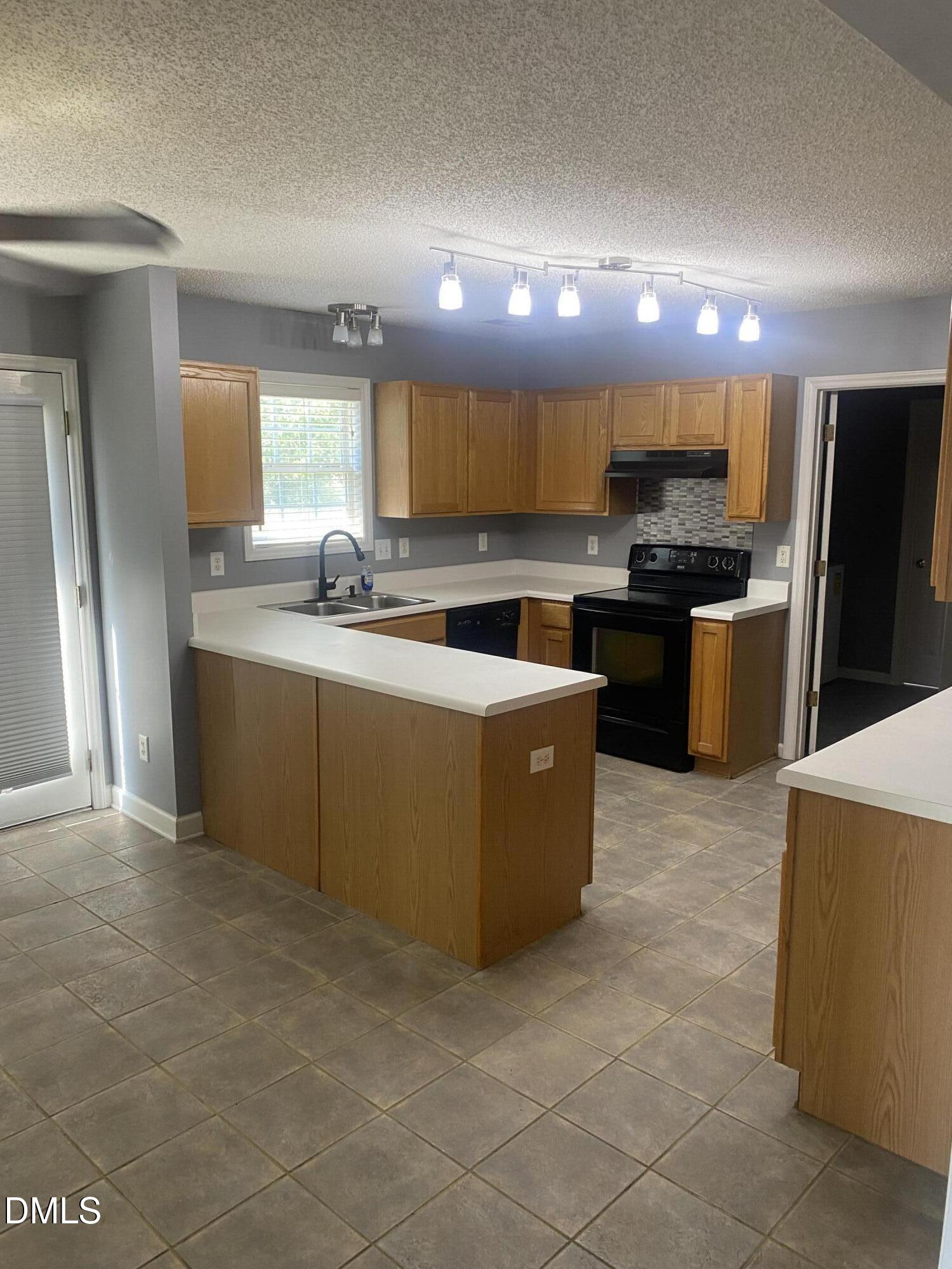 6 S Berry Meadow Lane Property Photo 11