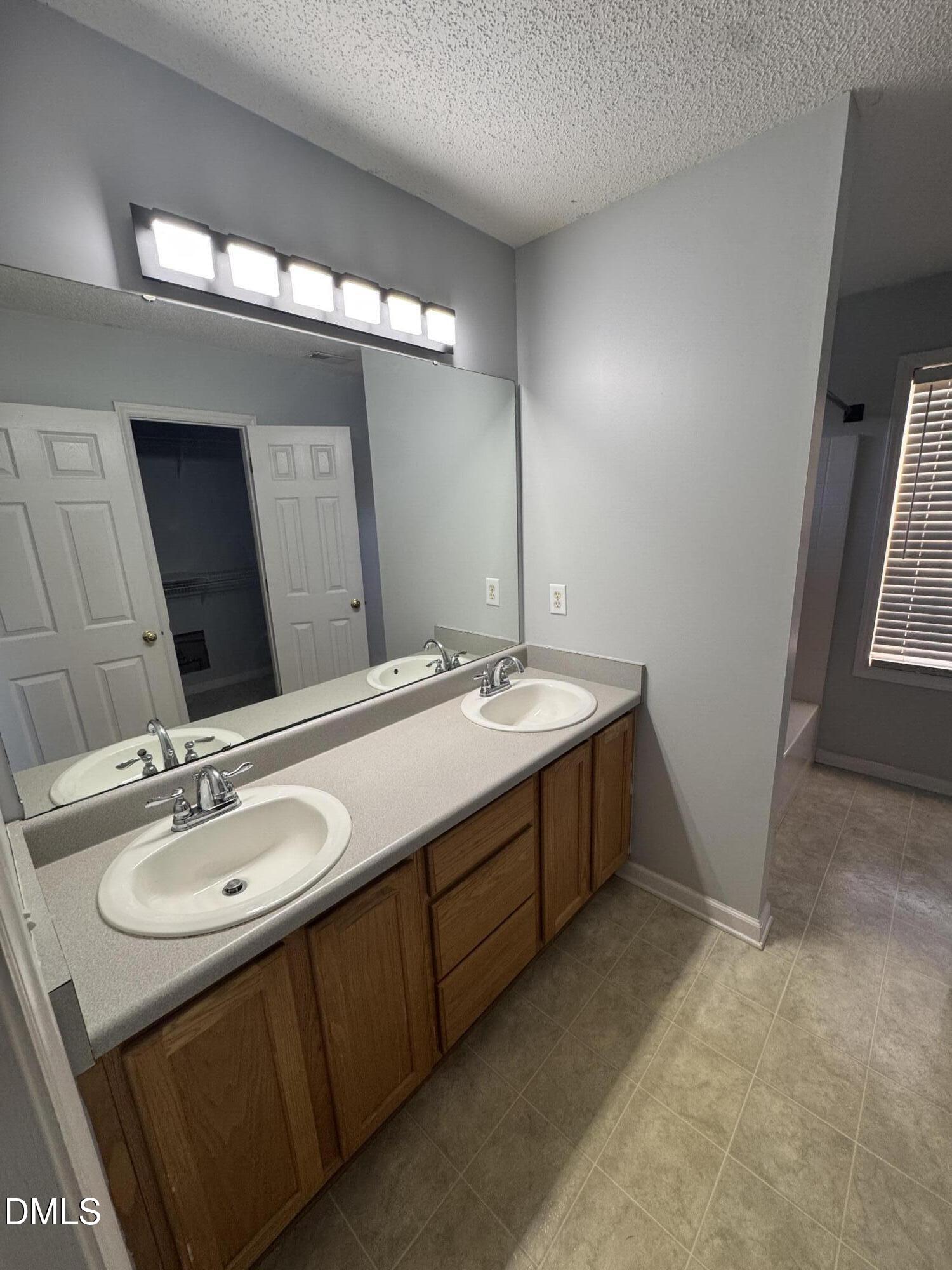 6 S Berry Meadow Lane Property Photo 18