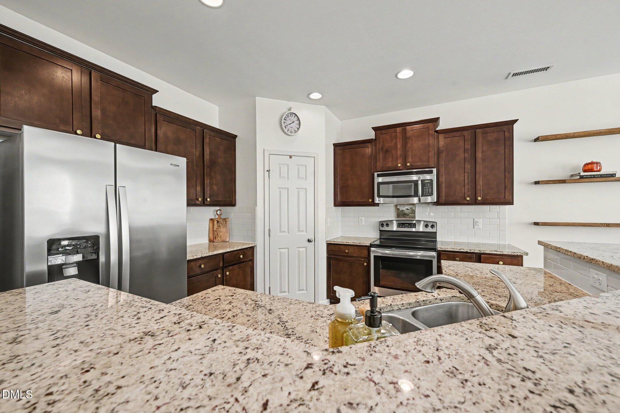 407 Starkey Street Property Photo 8