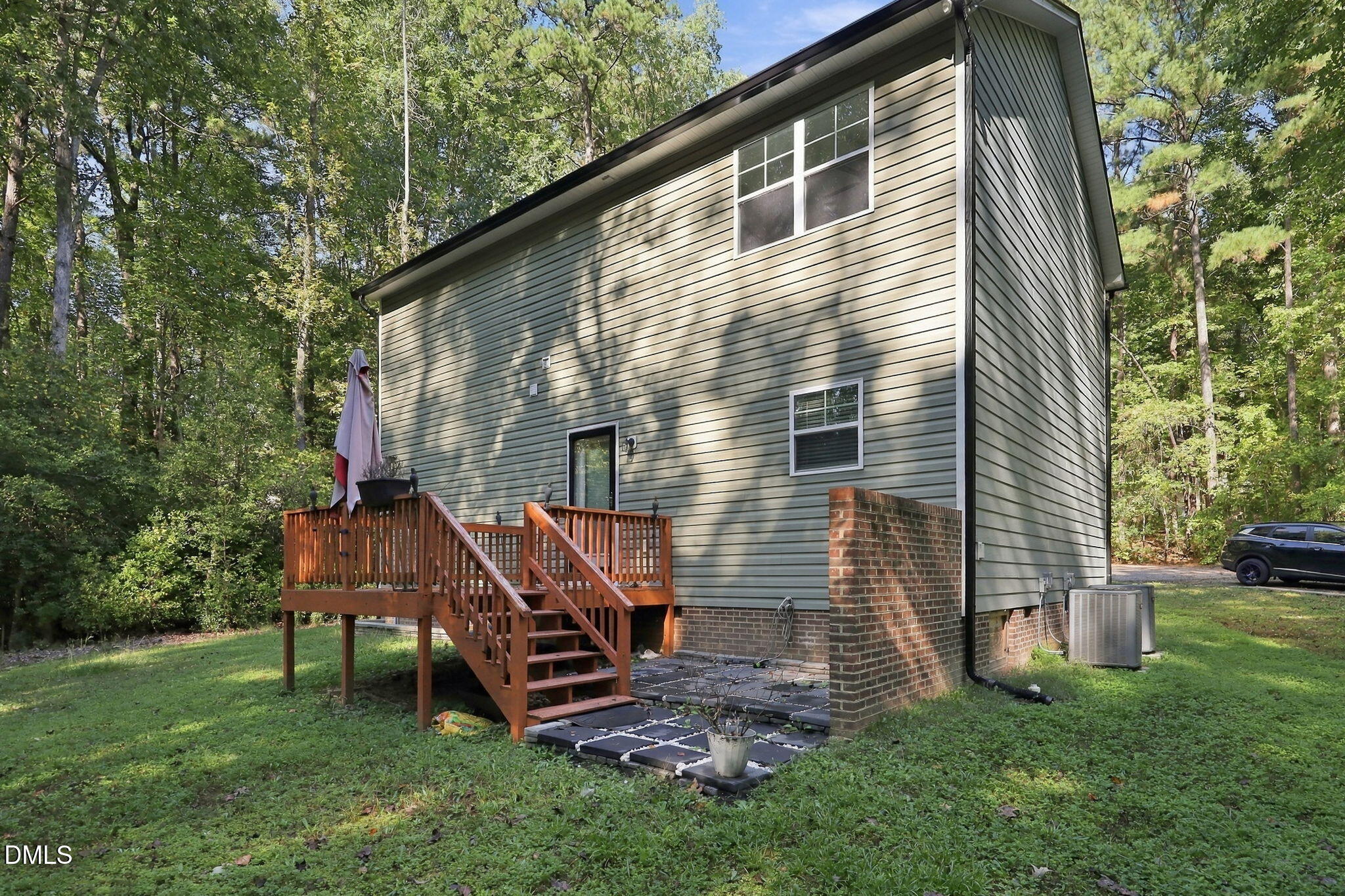 407 W Mooring Way Property Photo 9