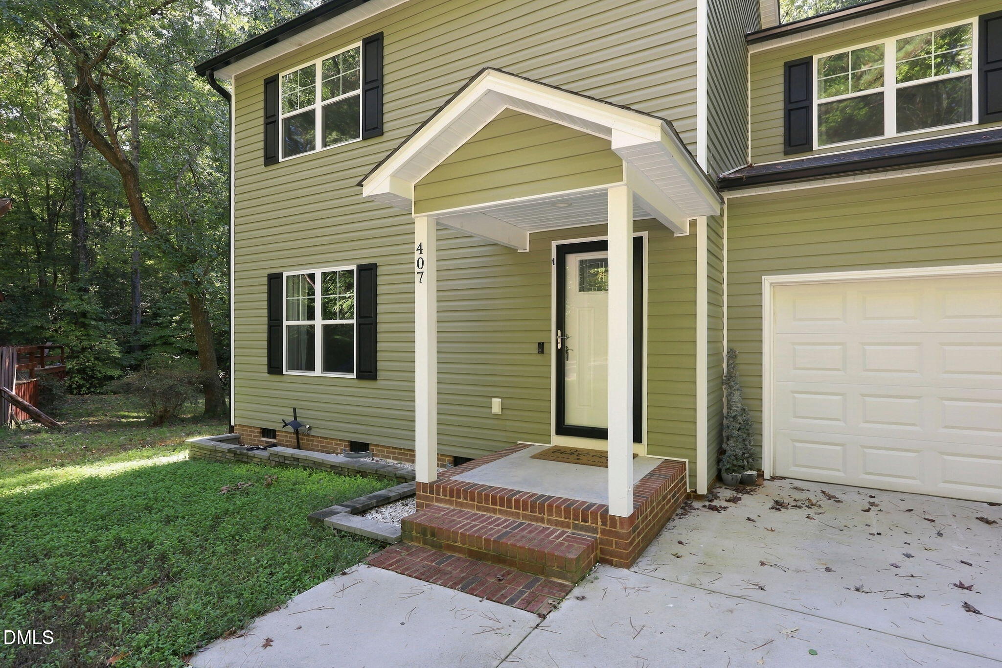 407 W Mooring Way Property Photo 17