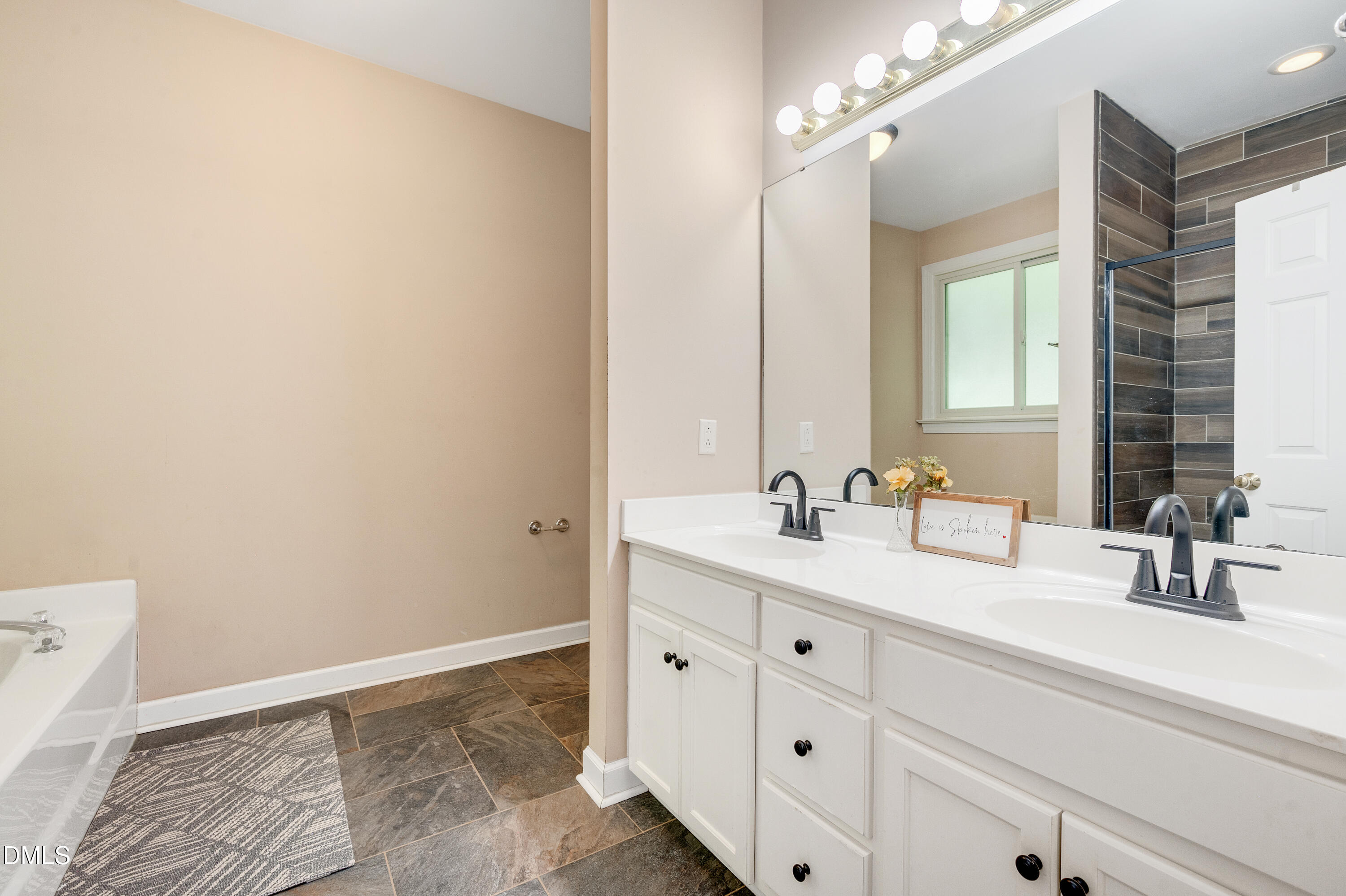 140 Clay Ridge Way Property Photo 16
