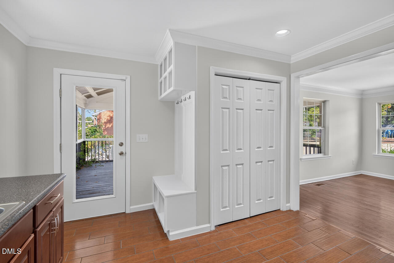 2807 Davie Drive Property Photo 6