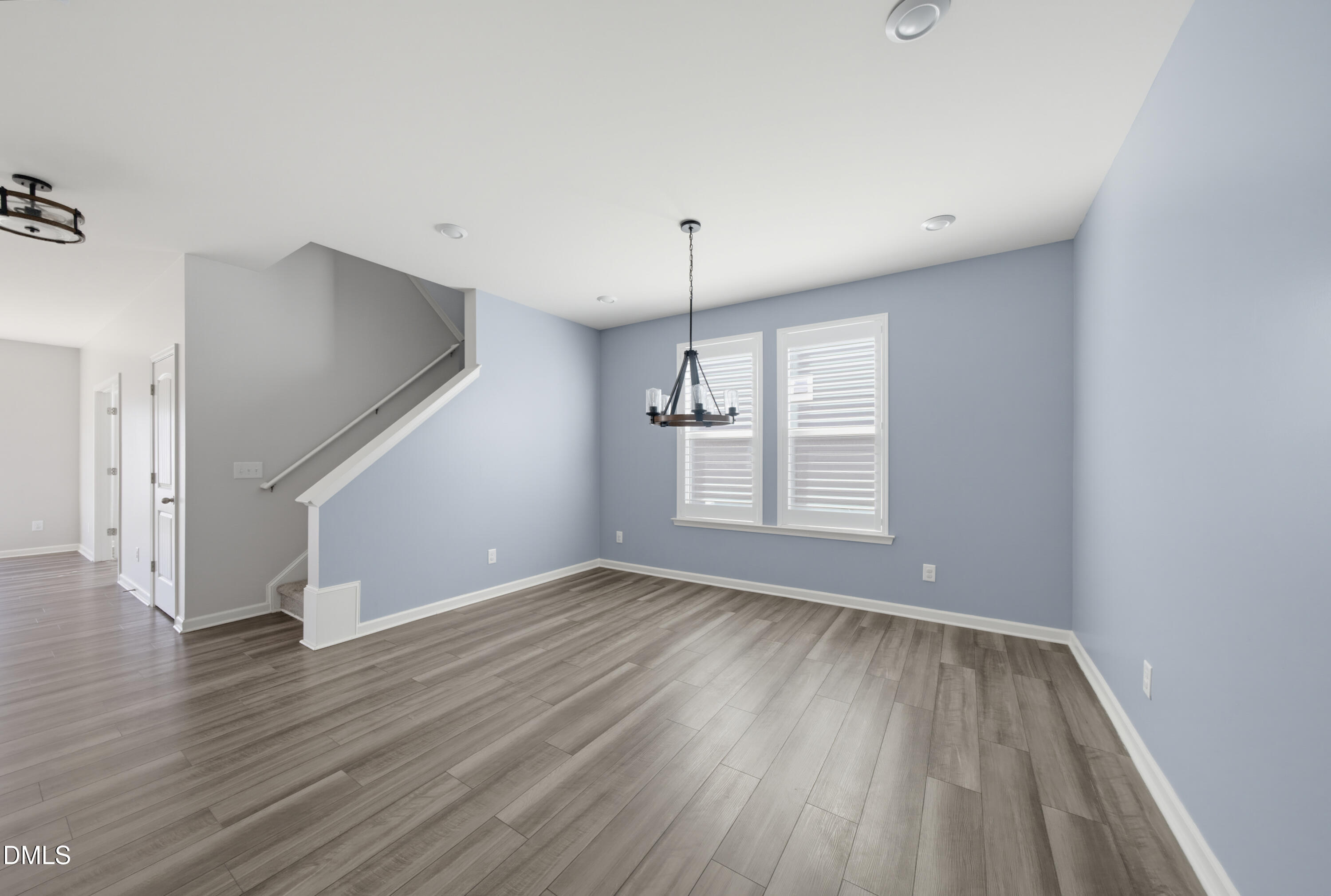712 Emmer Street Property Photo 4