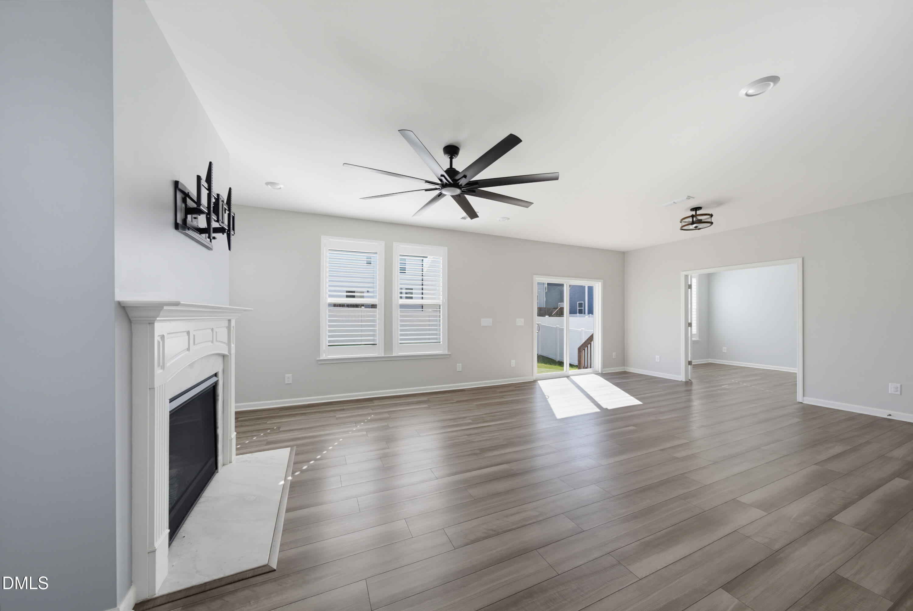 712 Emmer Street Property Photo 8