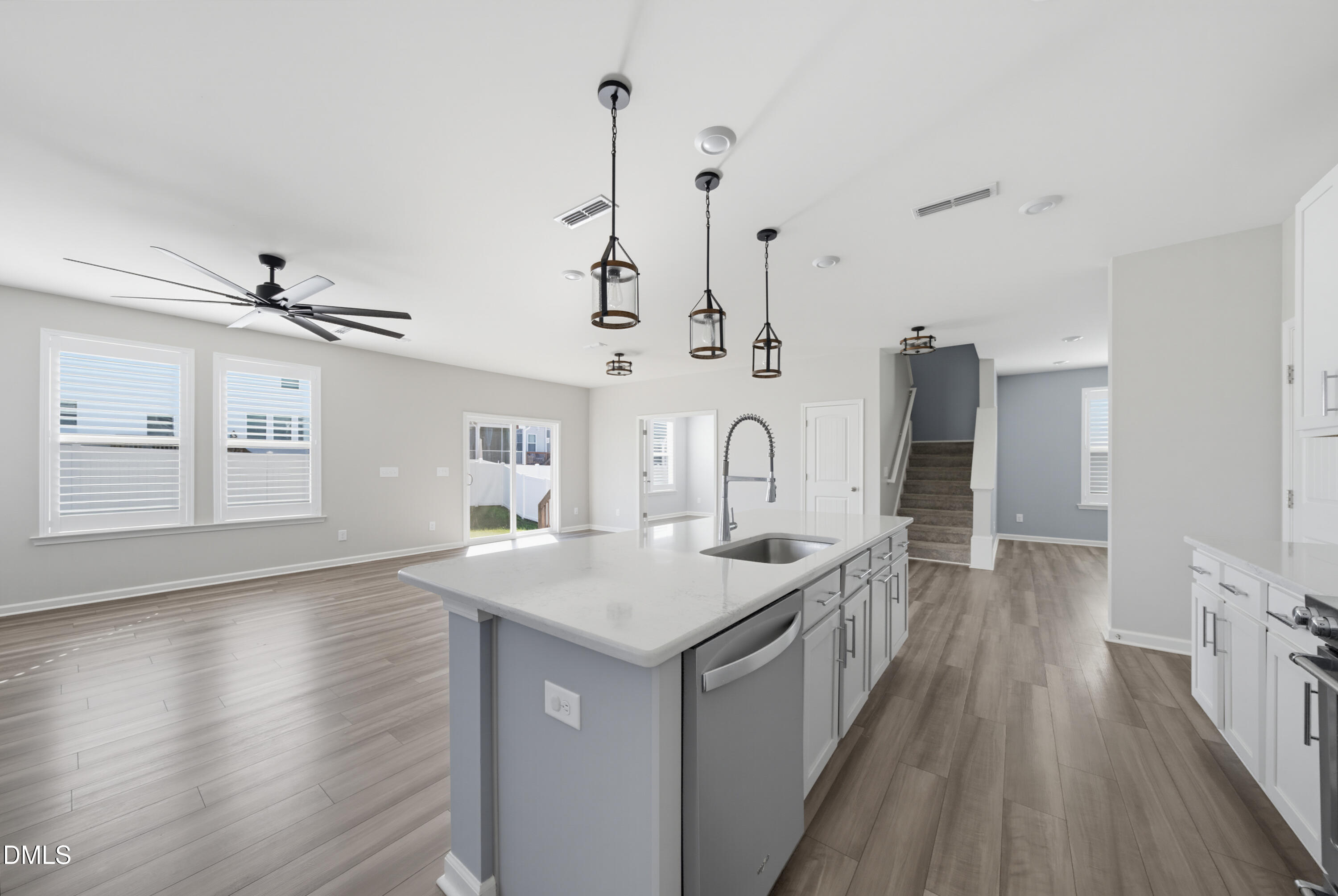 712 Emmer Street Property Photo 14