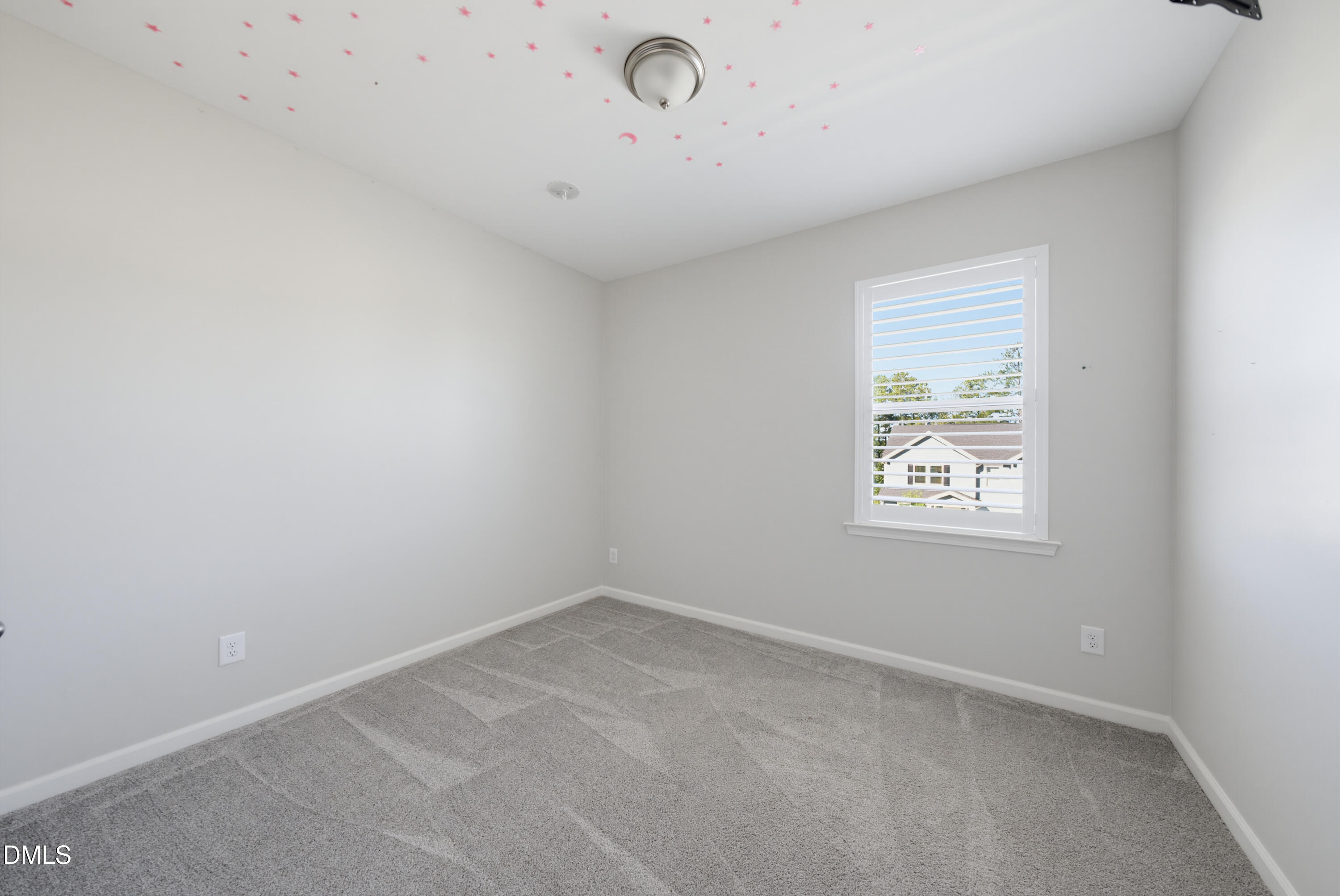 712 Emmer Street Property Photo 31