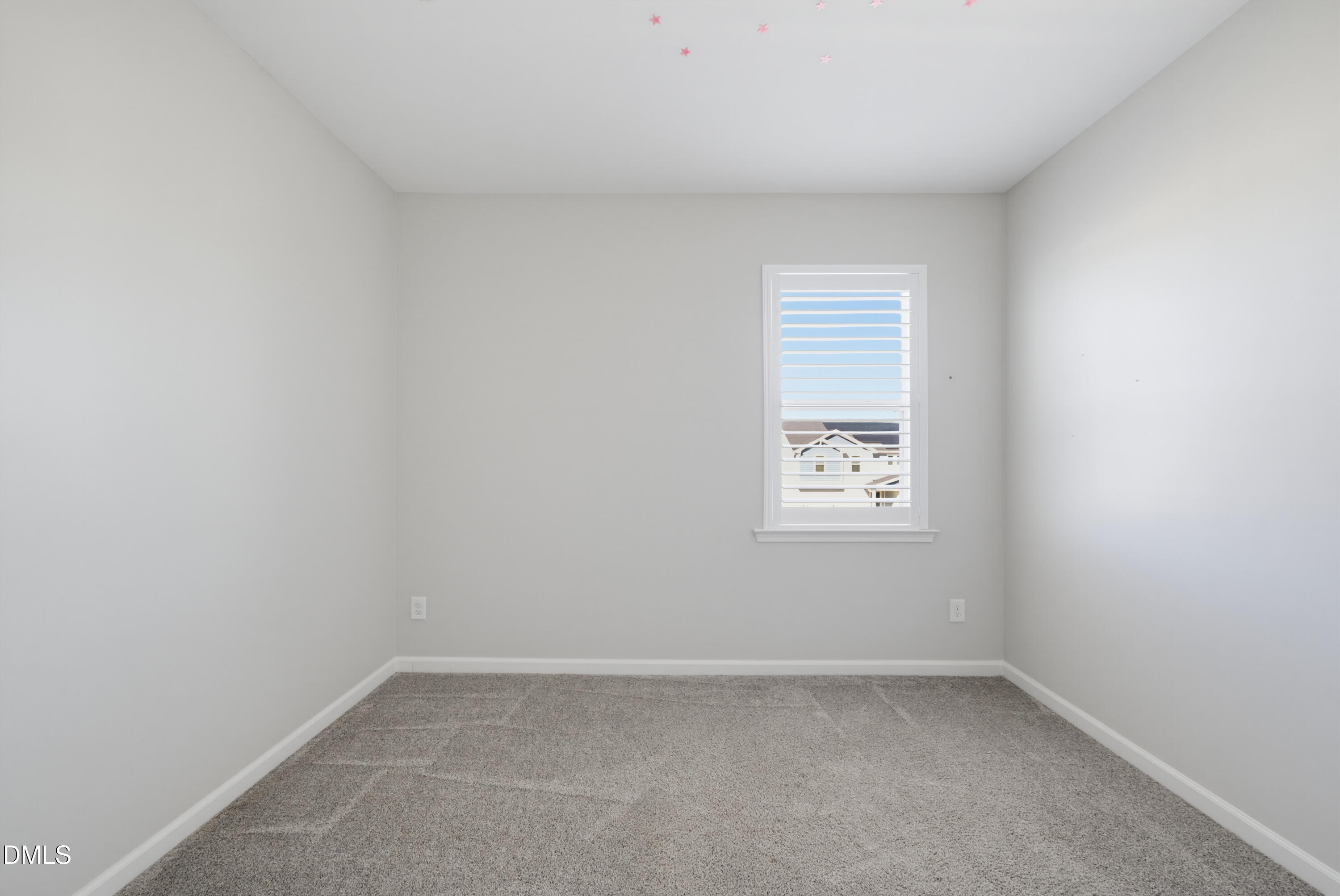 712 Emmer Street Property Photo 35