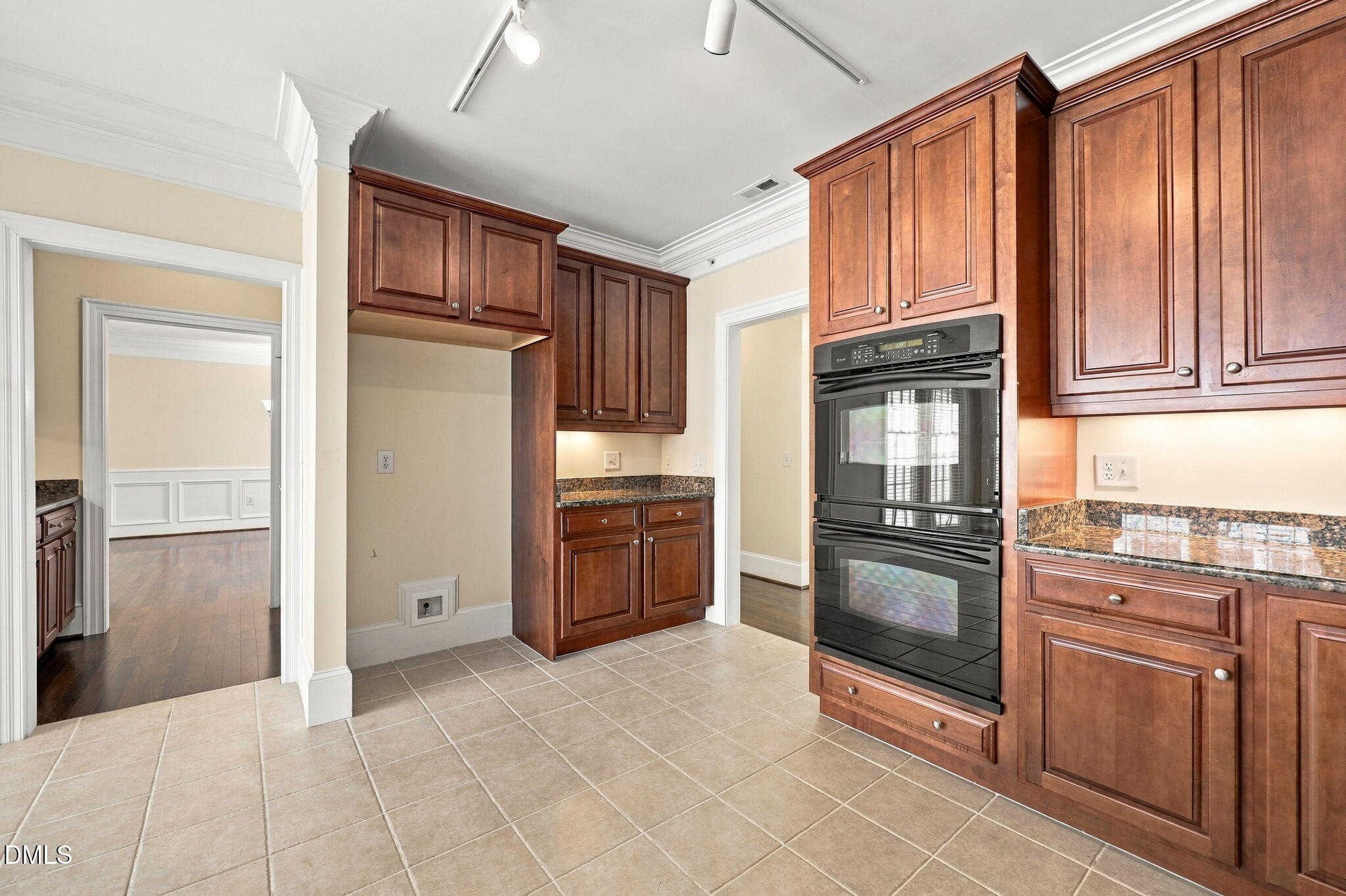734 W Barbee Chapel Road Property Photo 11