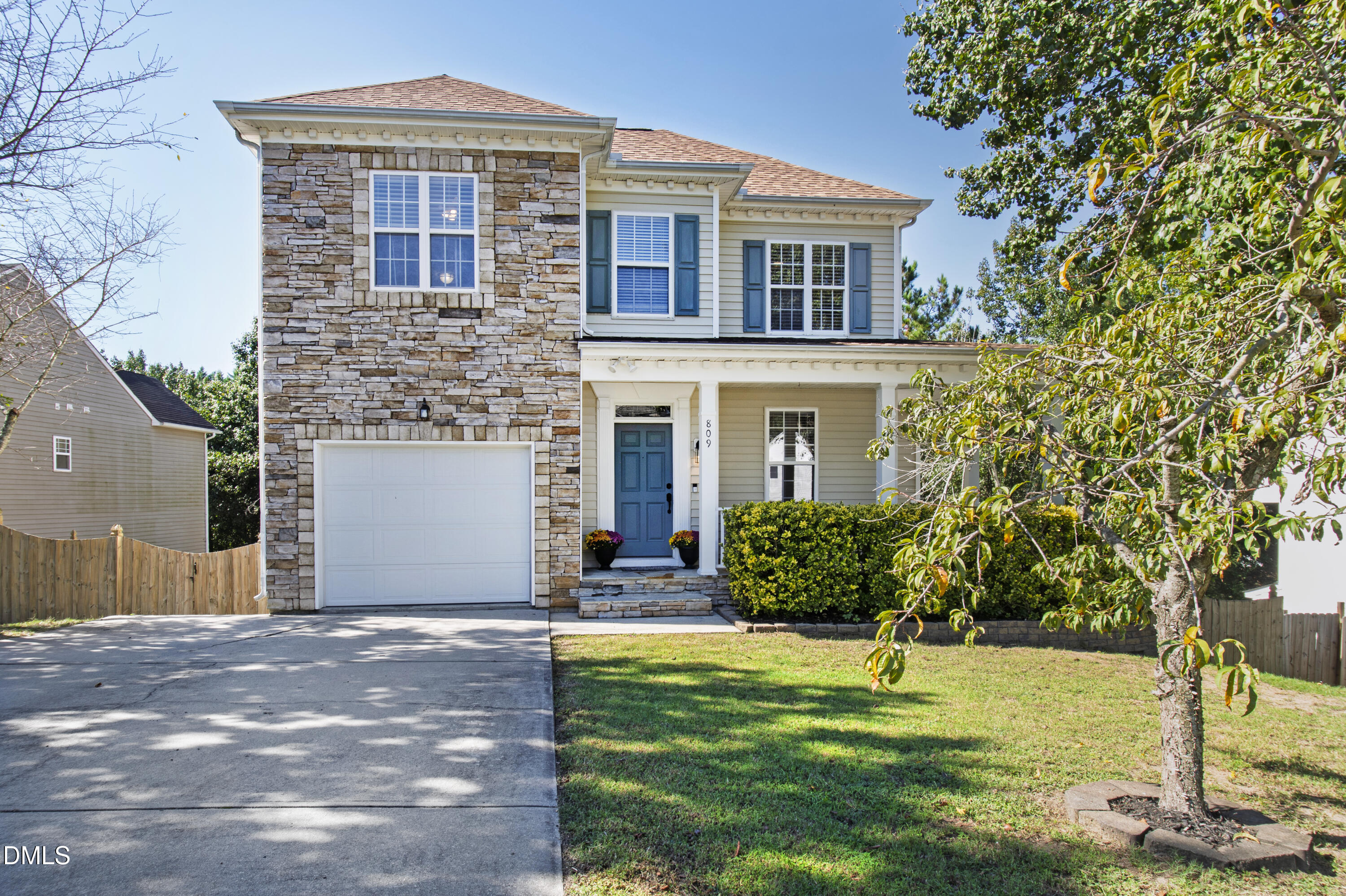 809 Willowedge Court Property Photo 1