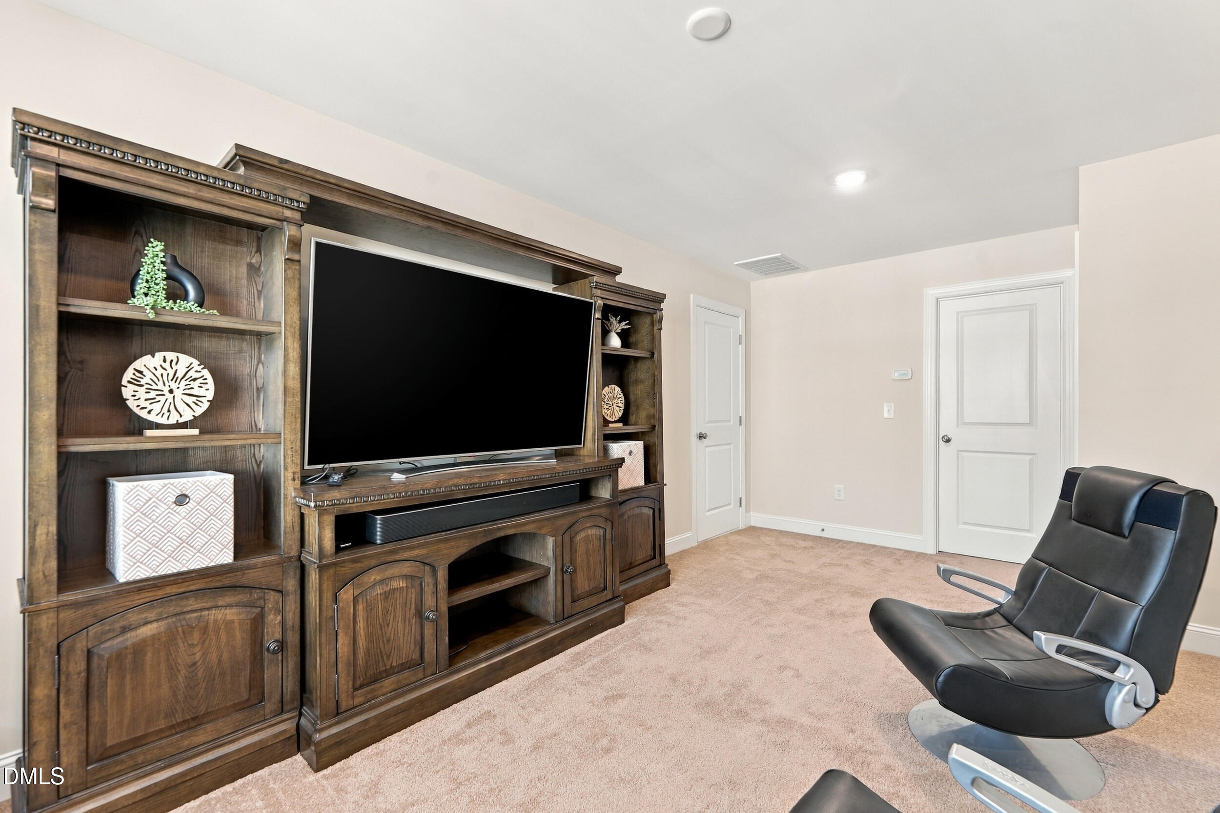 118 Two Creeks Lp Property Photo 40