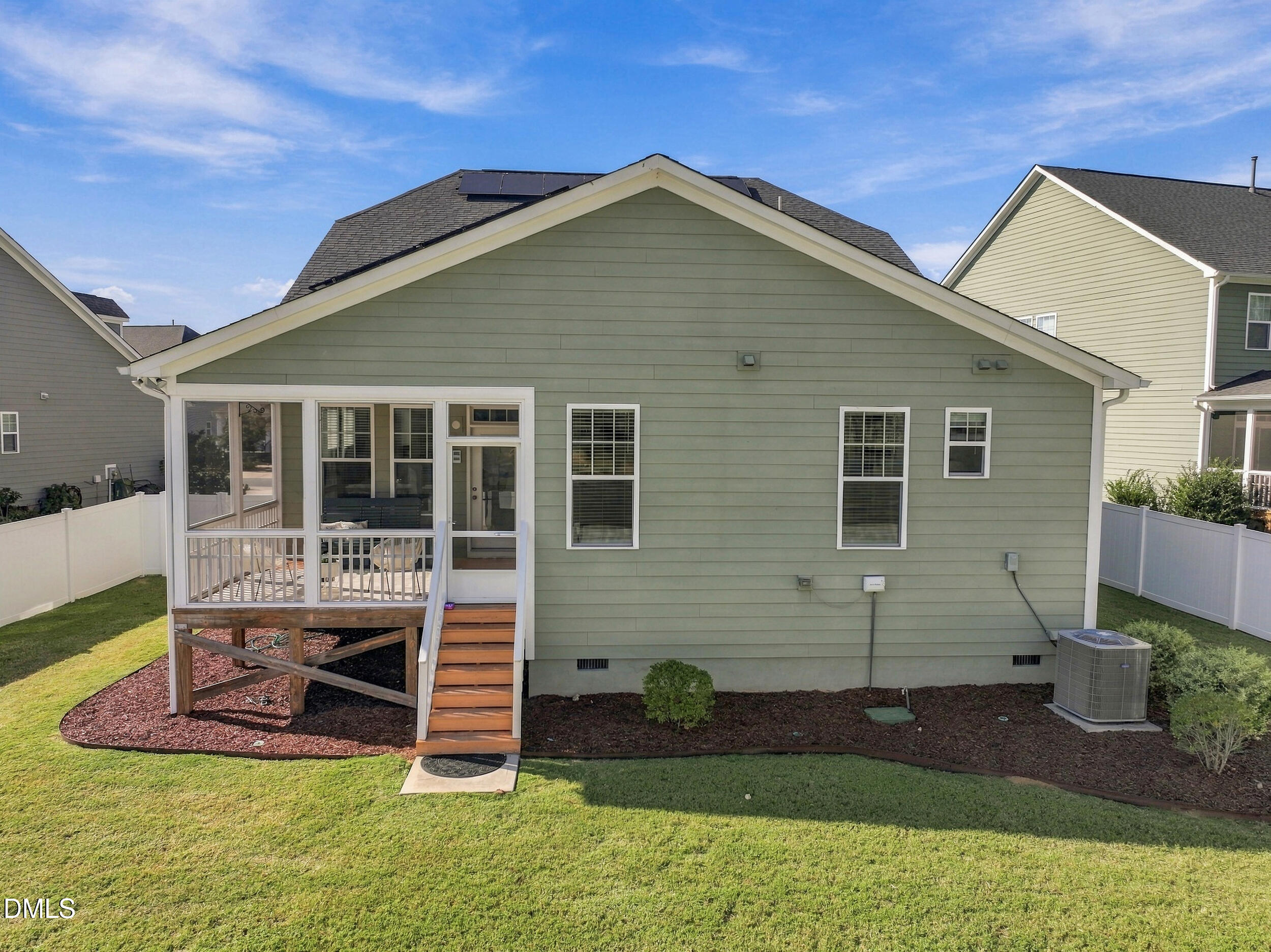 118 Two Creeks Lp Property Photo 44