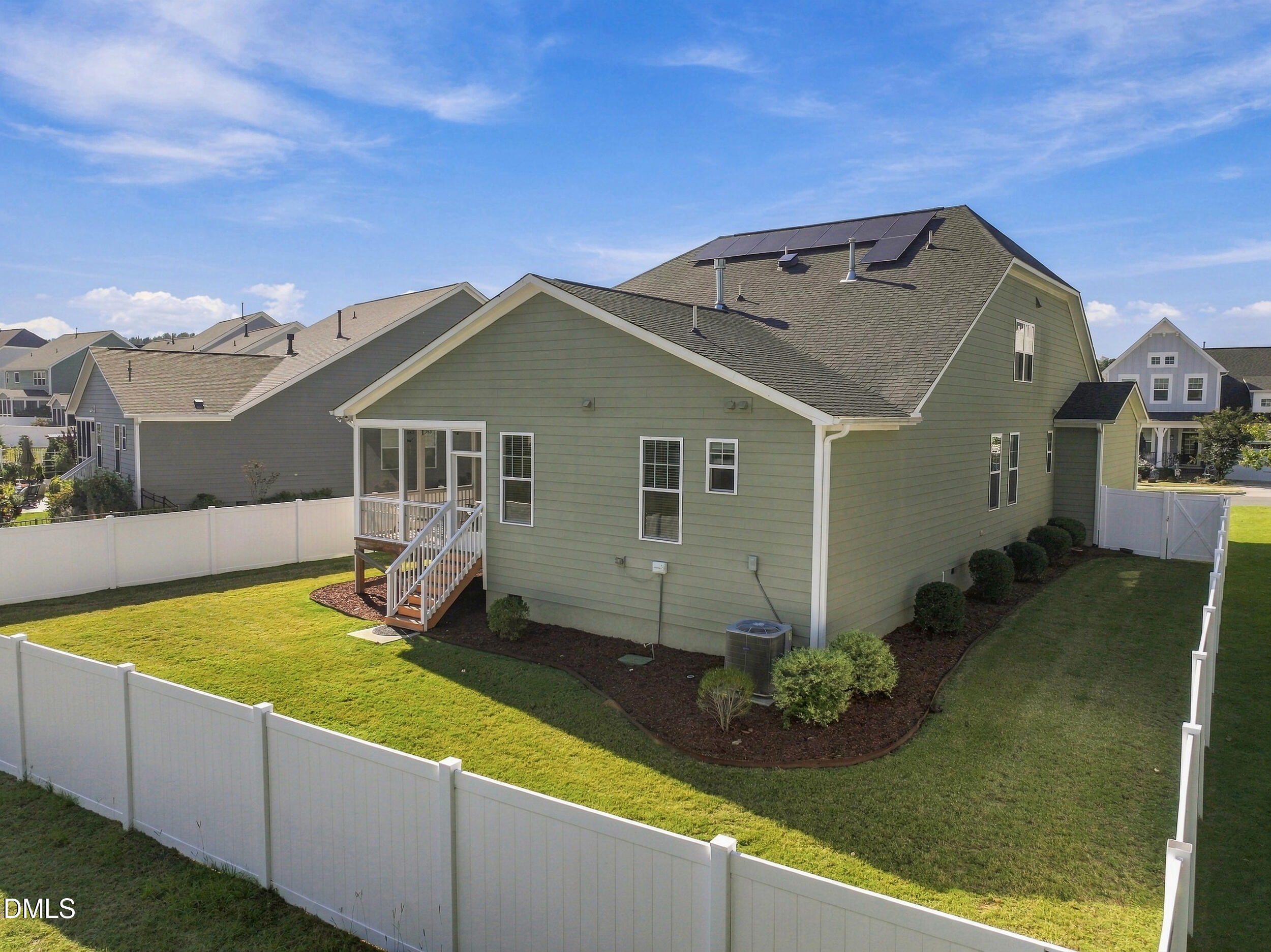 118 Two Creeks Lp Property Photo 45