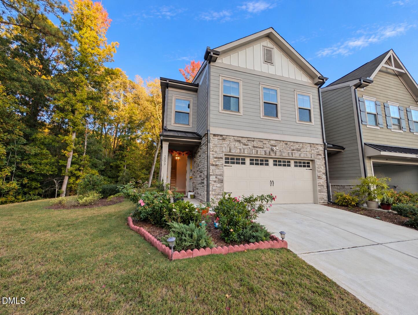 2039 Maggie Valley Drive Property Photo 2