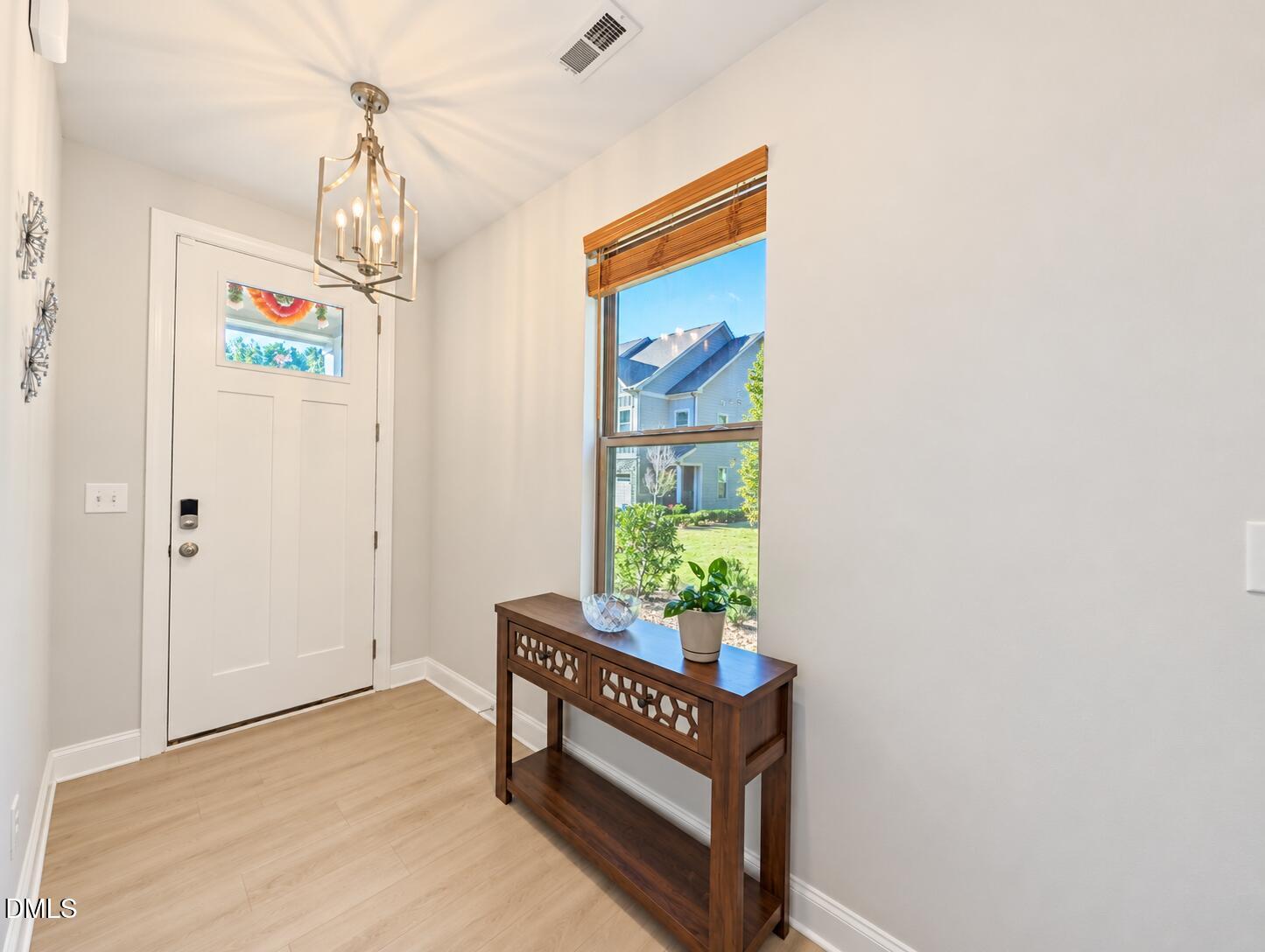 2039 Maggie Valley Drive Property Photo 4