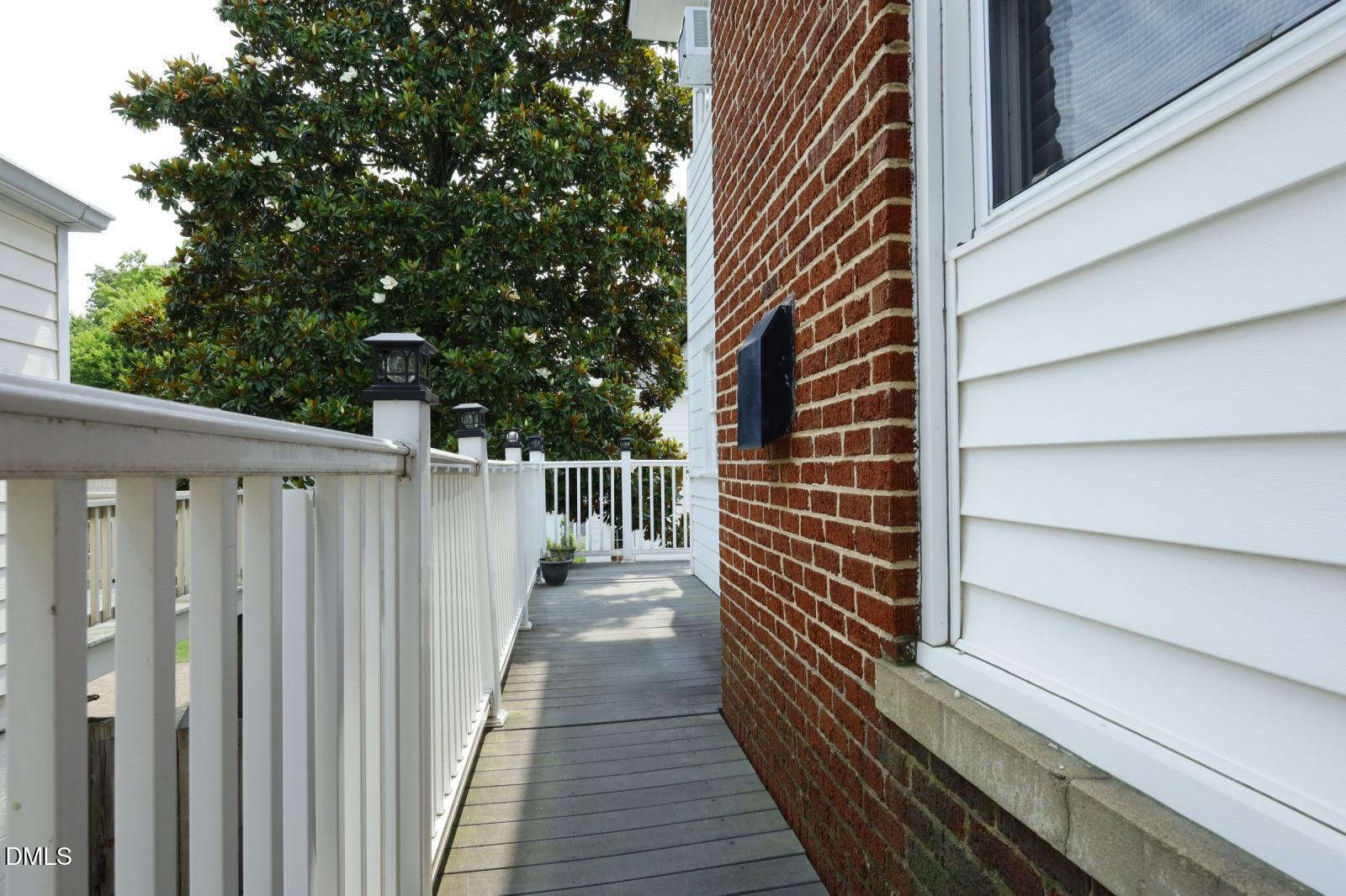 708 1/2 Glenwood Avenue Property Photo 6