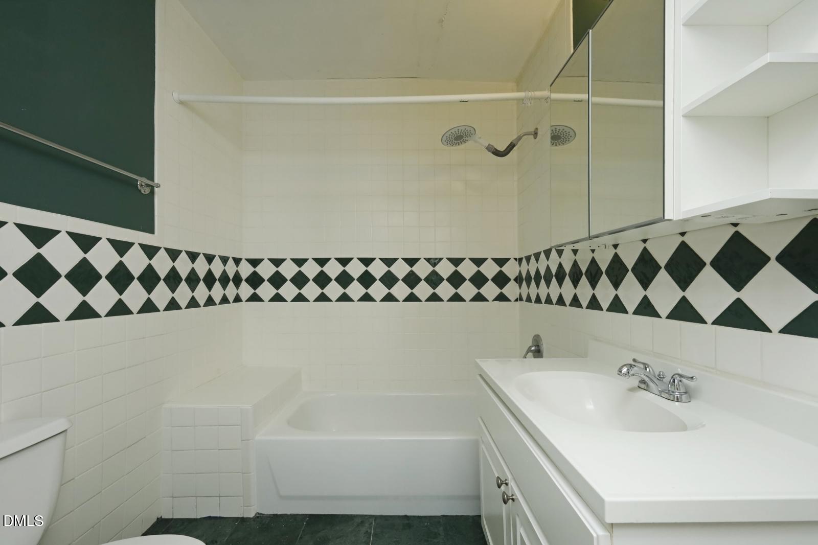 708 1/2 Glenwood Avenue Property Photo 29