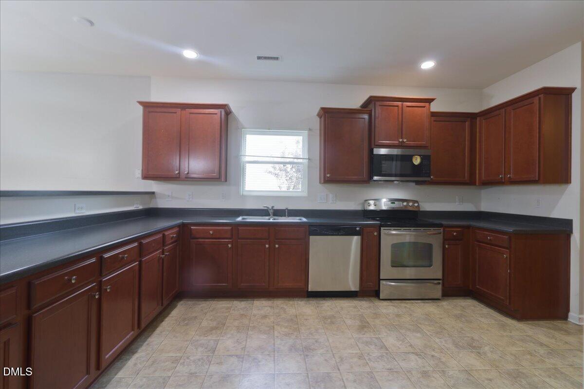 1402 Torrey Pines Court Property Photo 5
