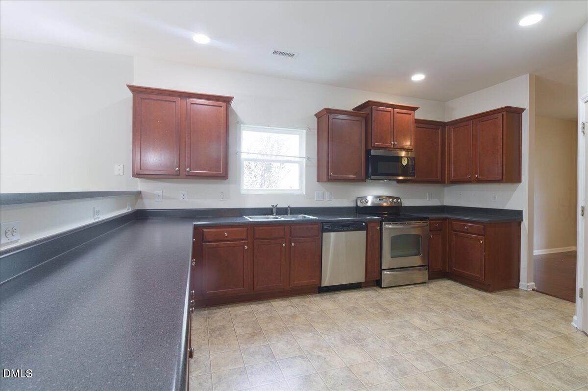 1402 Torrey Pines Court Property Photo 7