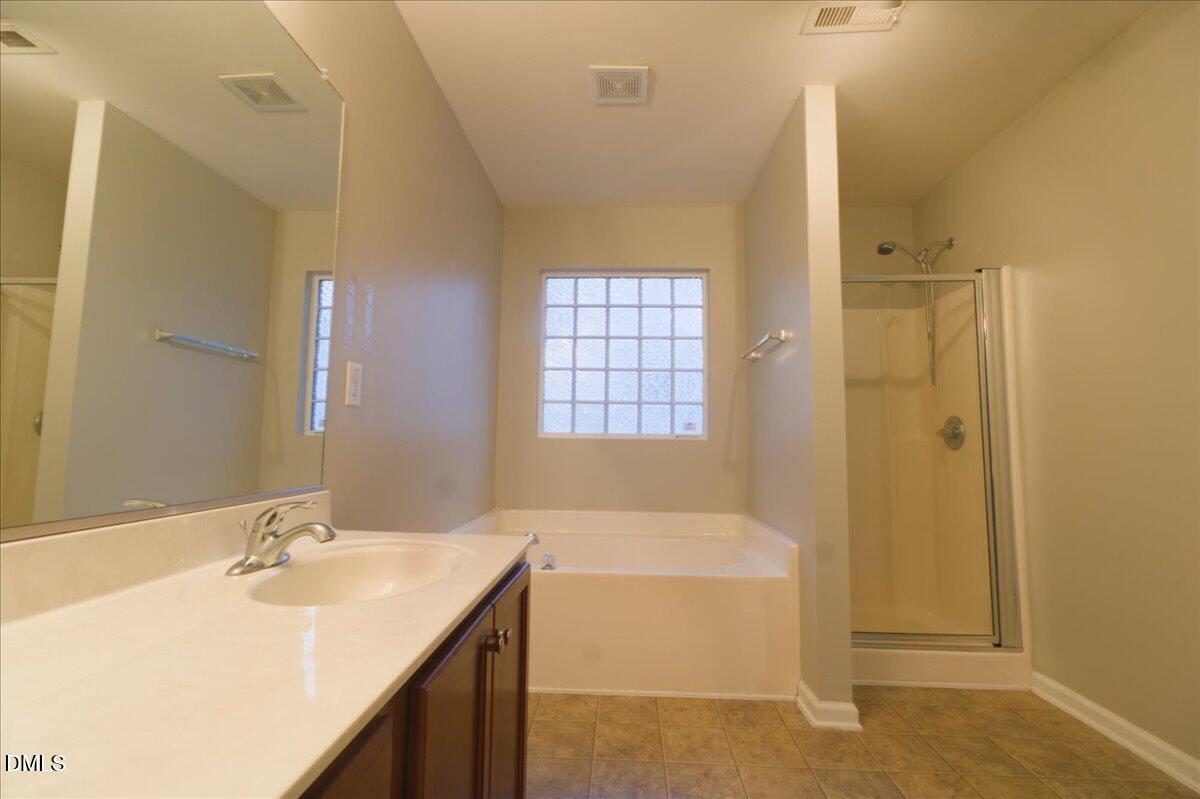 1402 Torrey Pines Court Property Photo 25