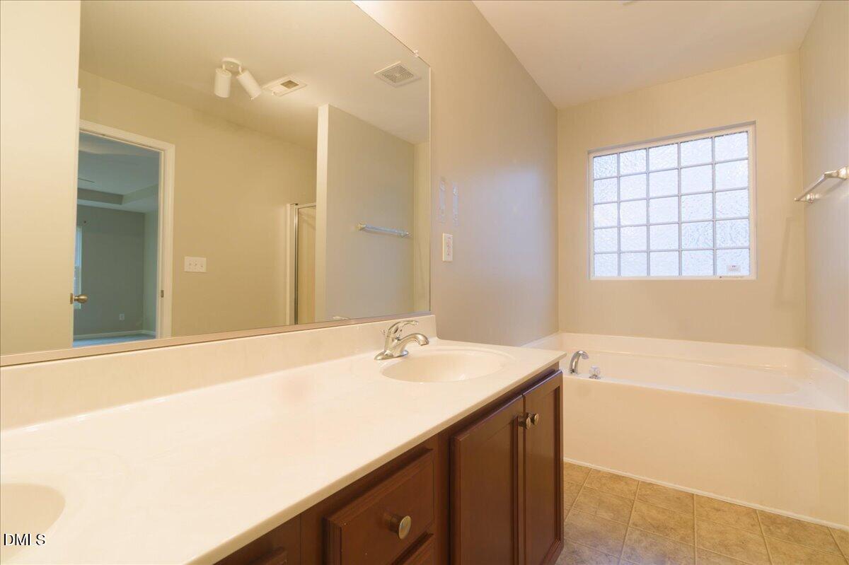 1402 Torrey Pines Court Property Photo 26
