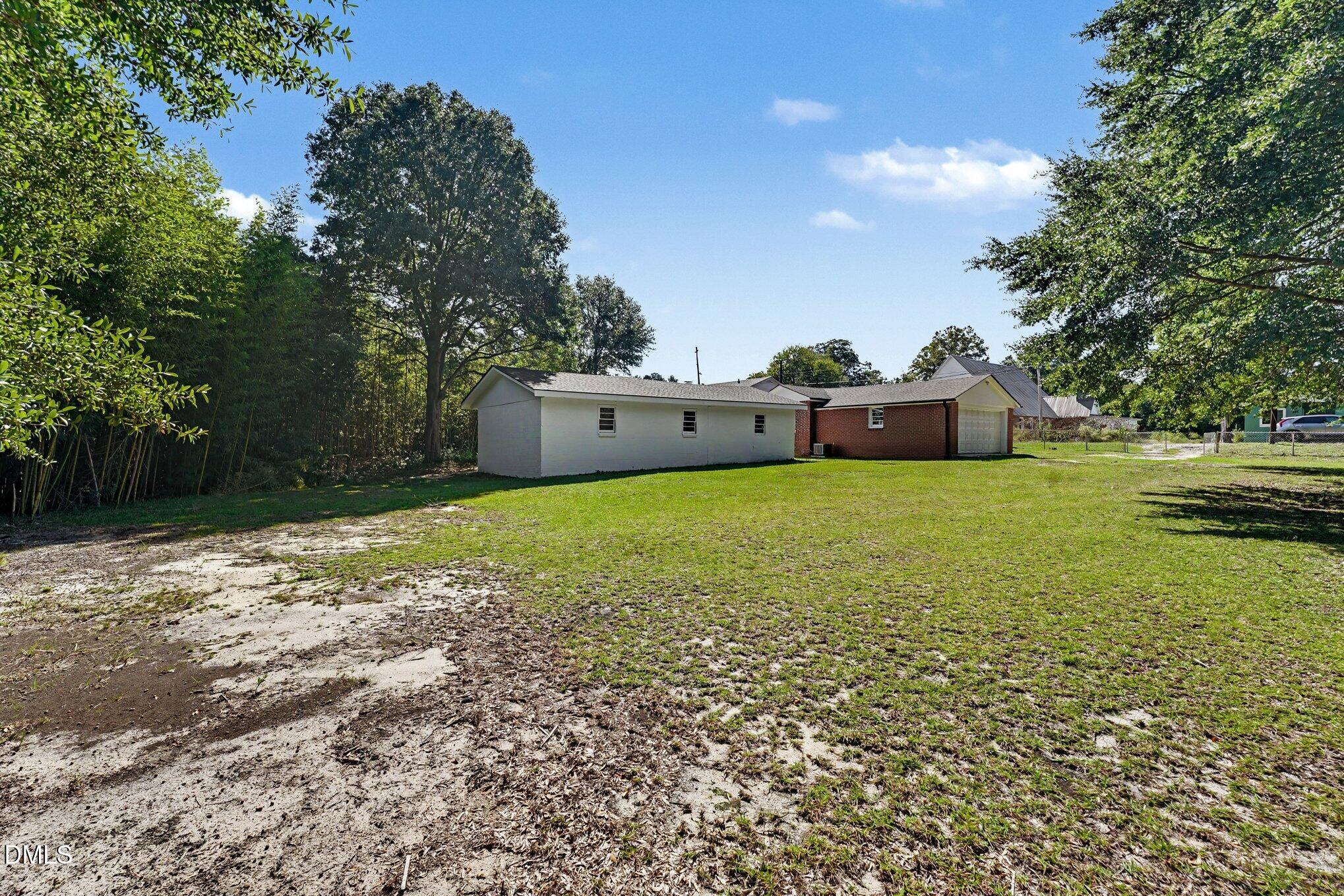 1009 W New Hampshire Avenue Property Photo 8