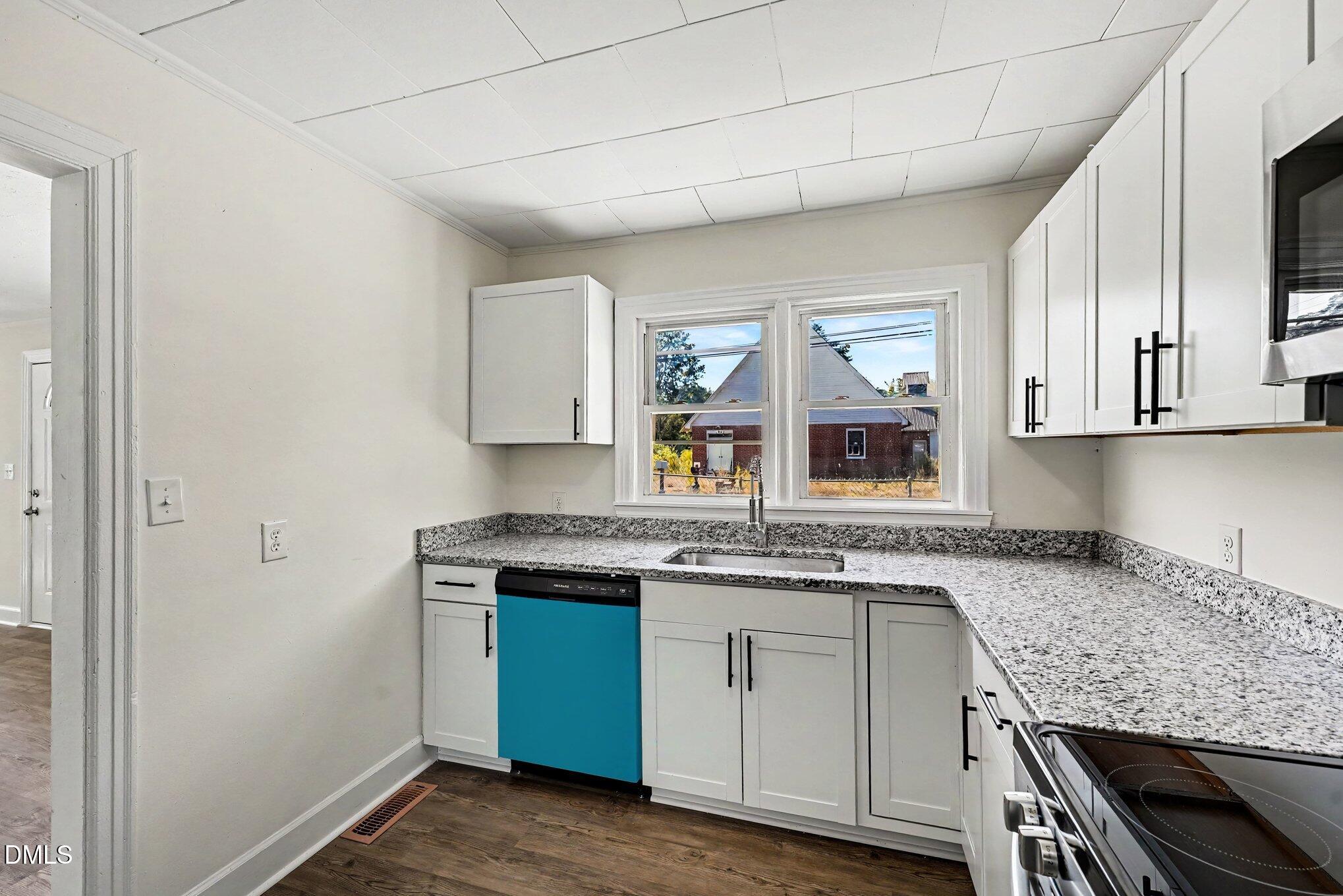 1009 W New Hampshire Avenue Property Photo 12