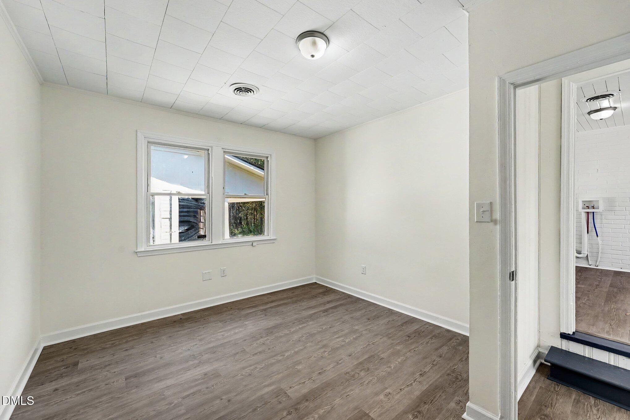 1009 W New Hampshire Avenue Property Photo 19