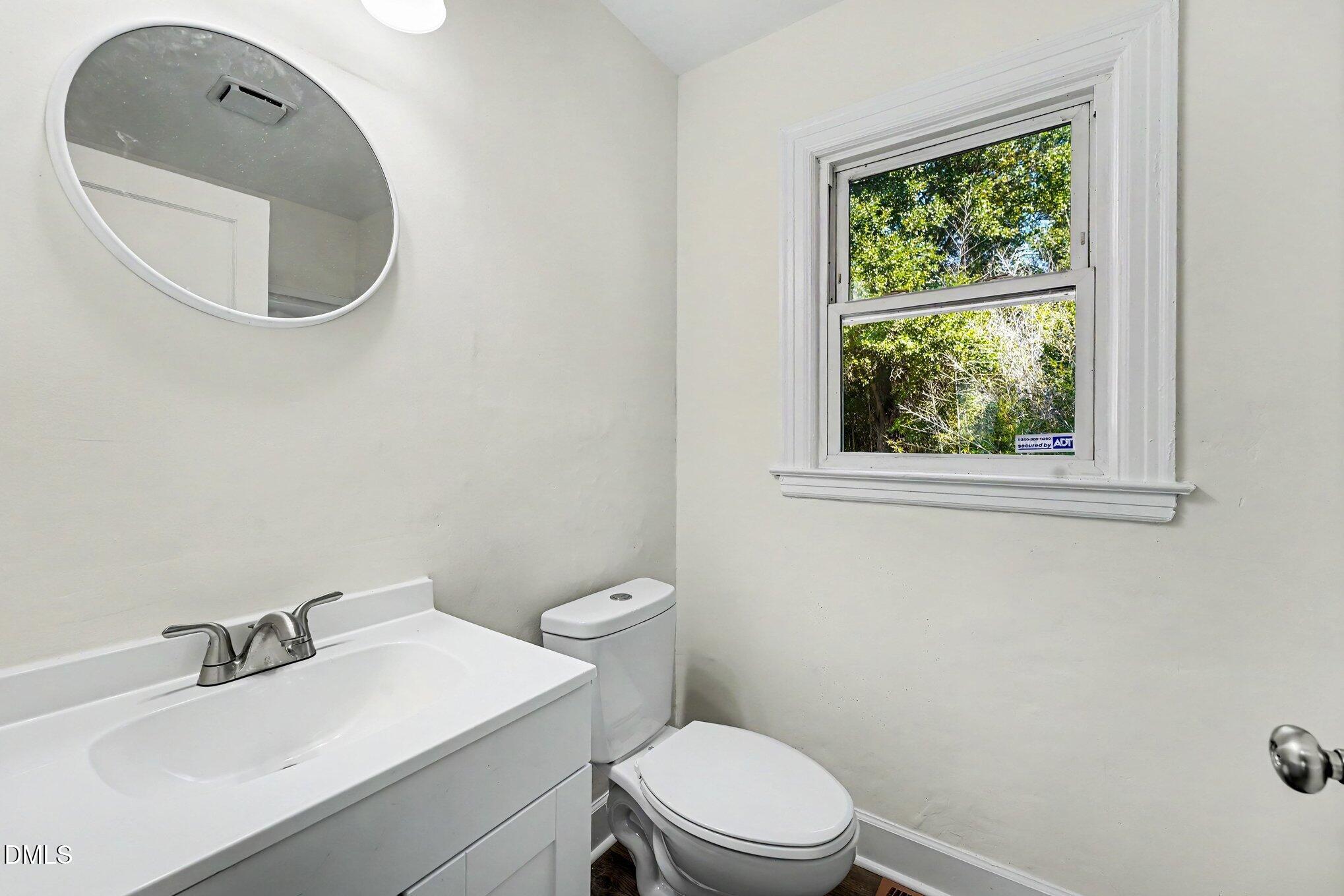 1009 W New Hampshire Avenue Property Photo 23