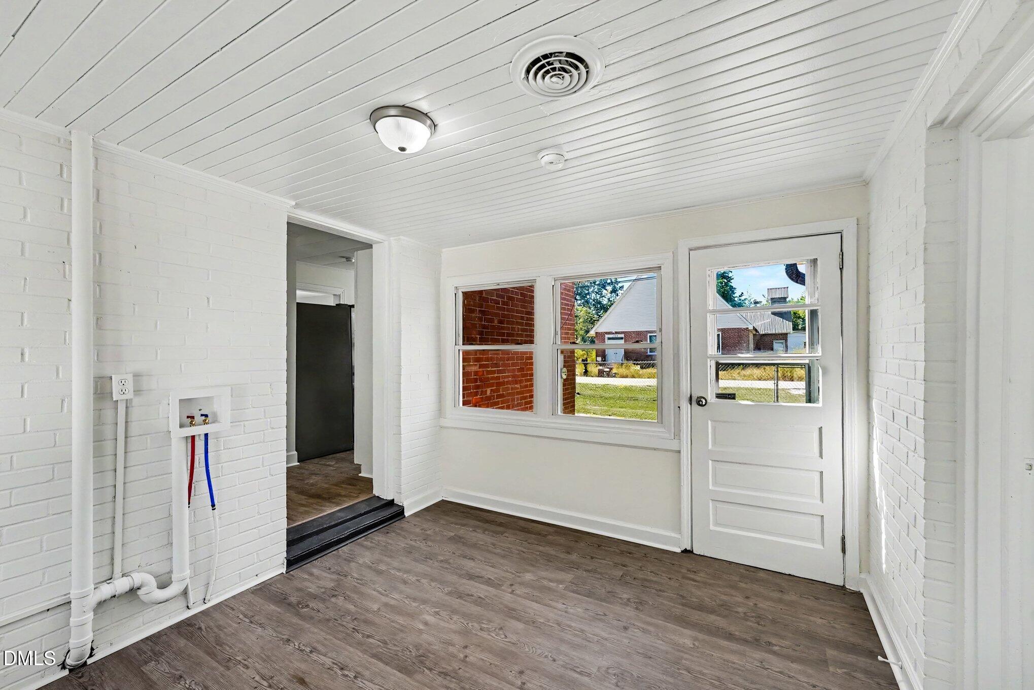 1009 W New Hampshire Avenue Property Photo 27