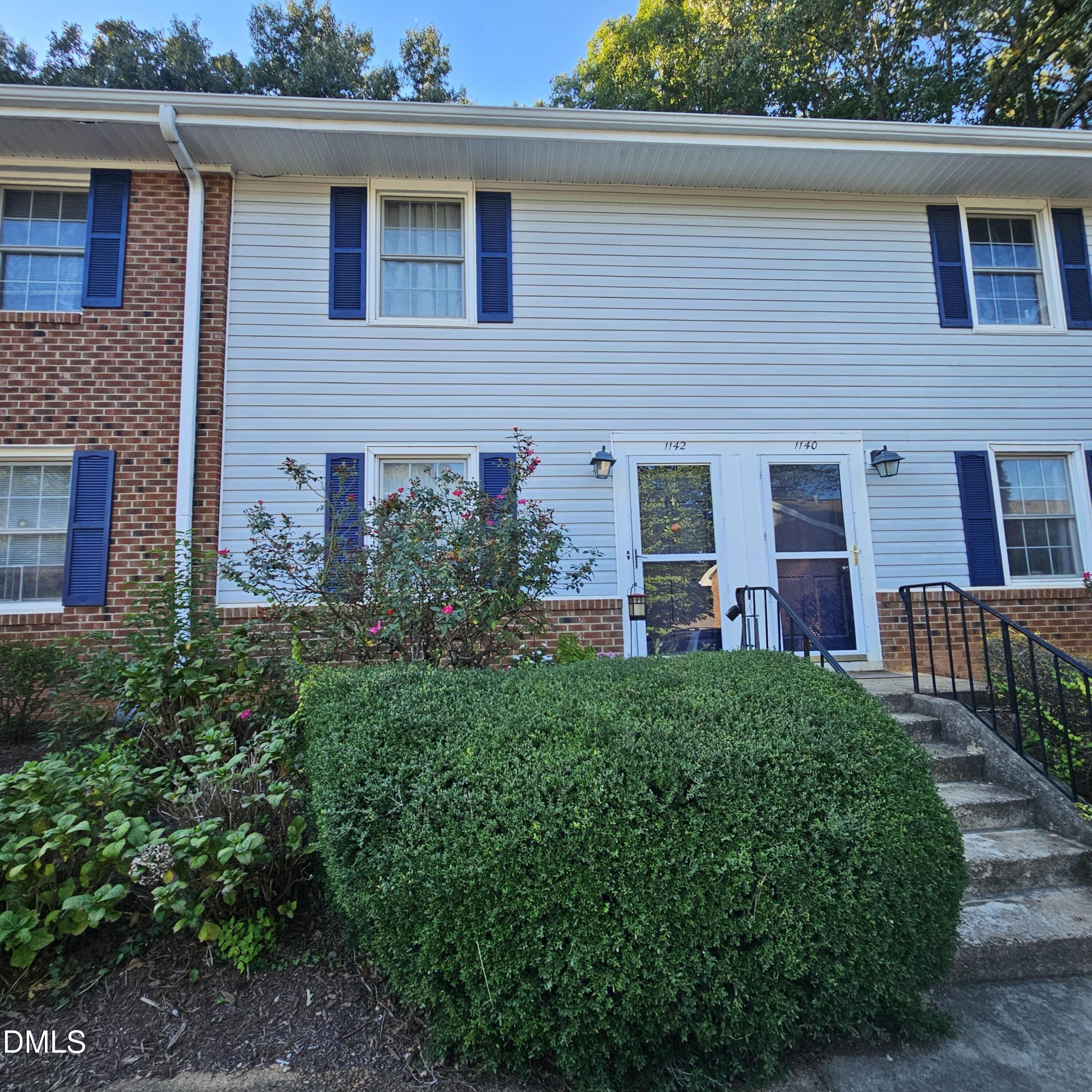 1142 Nottingham Circle Property Photo 1