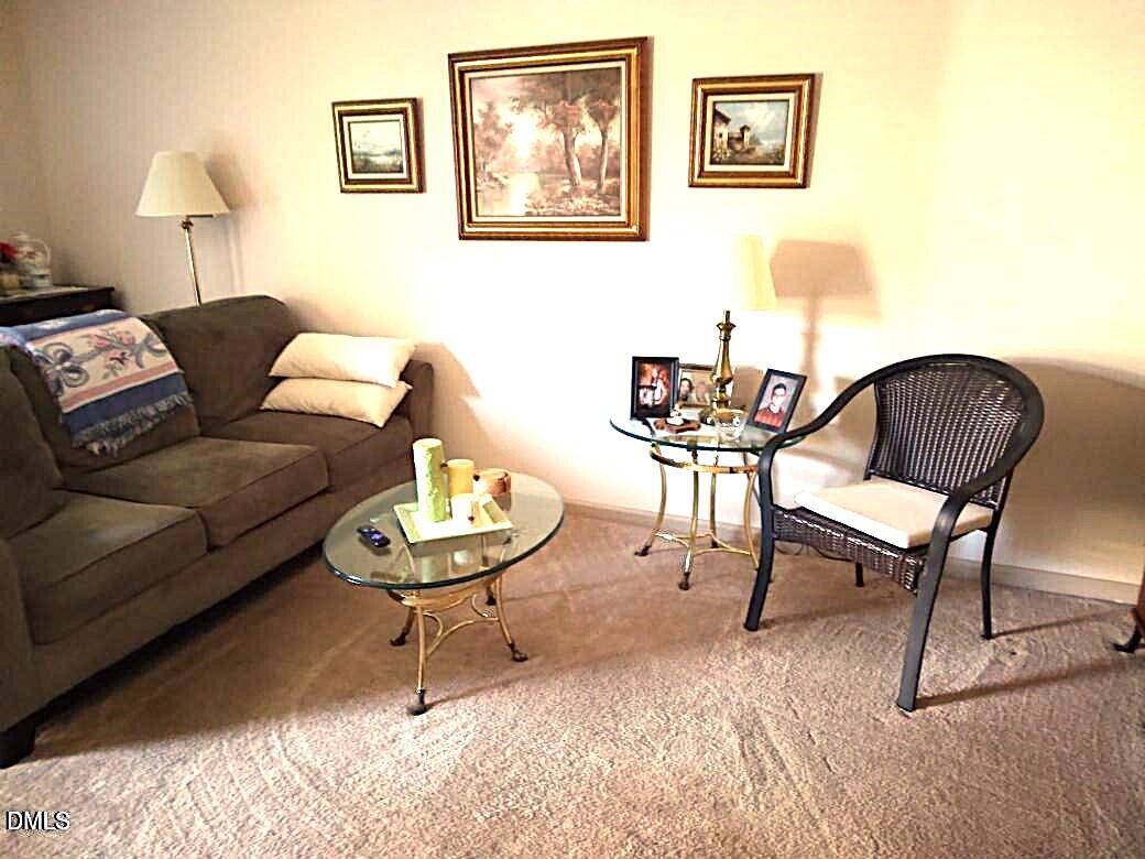 1142 Nottingham Circle Property Photo 3