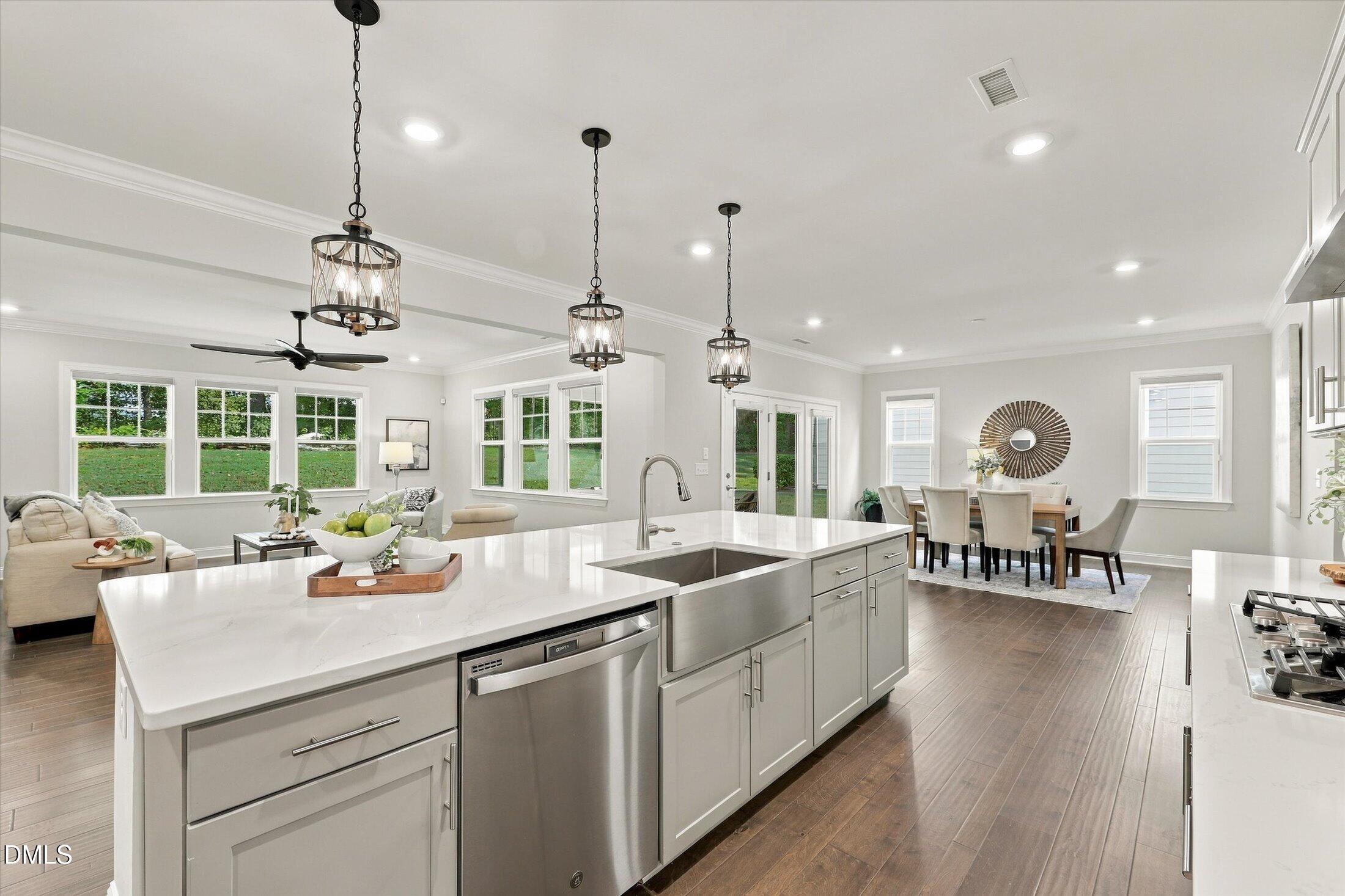 169 English Violet Lane Property Photo 7