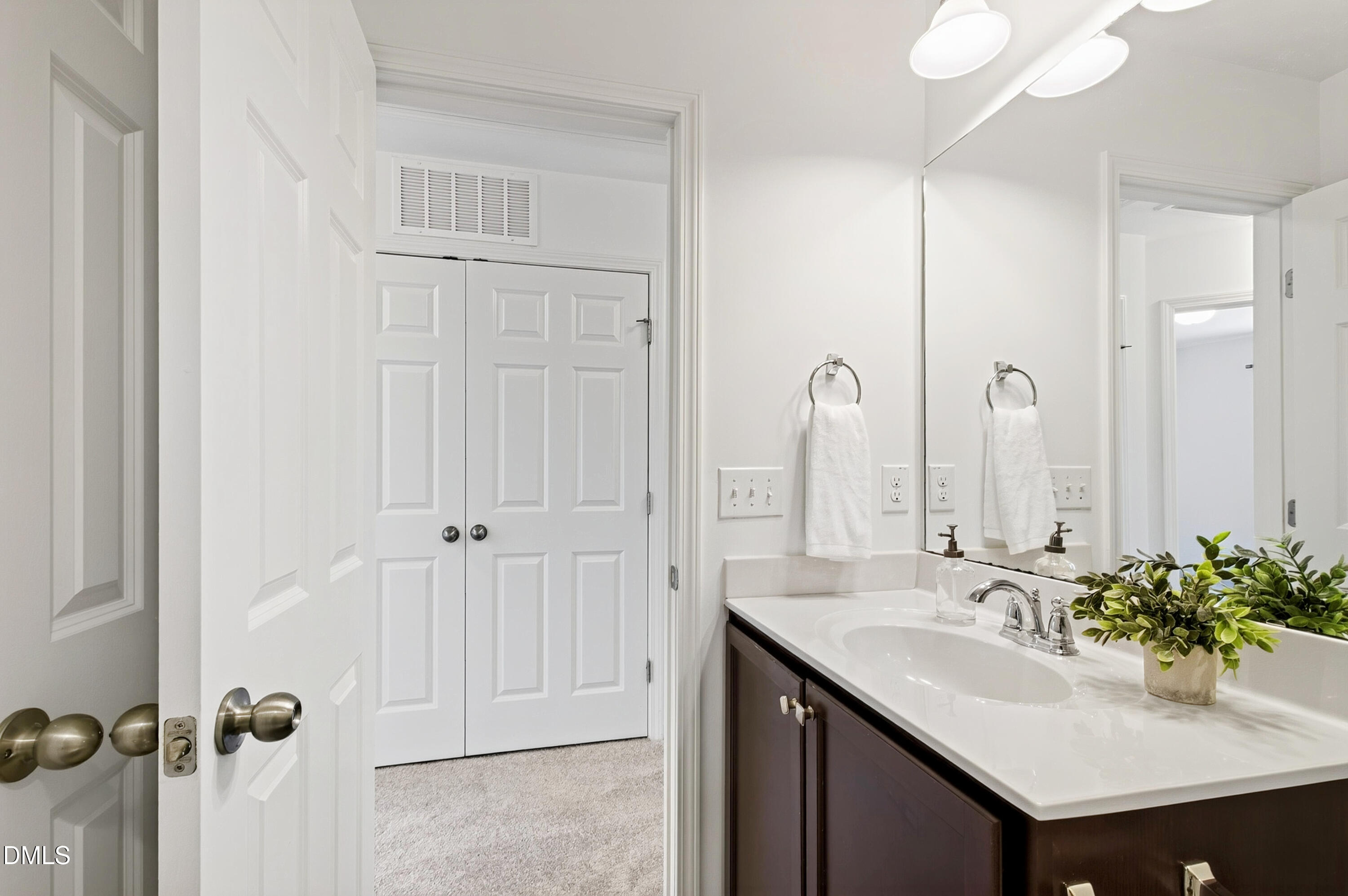 1118 Renewal Place Property Photo 32