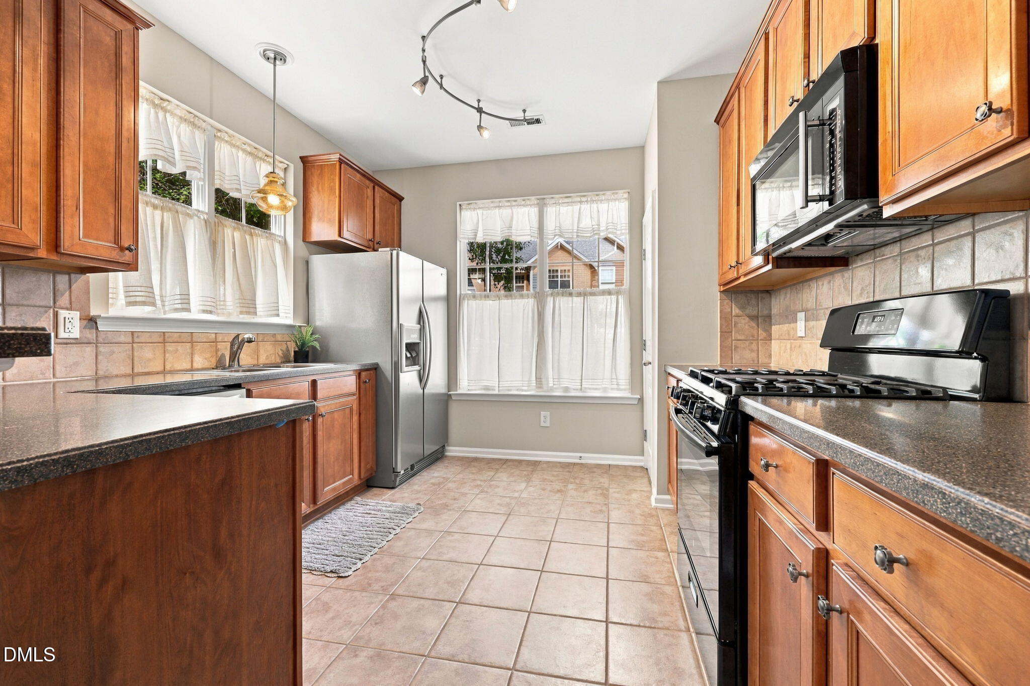 2340 Putters Way Property Photo 7