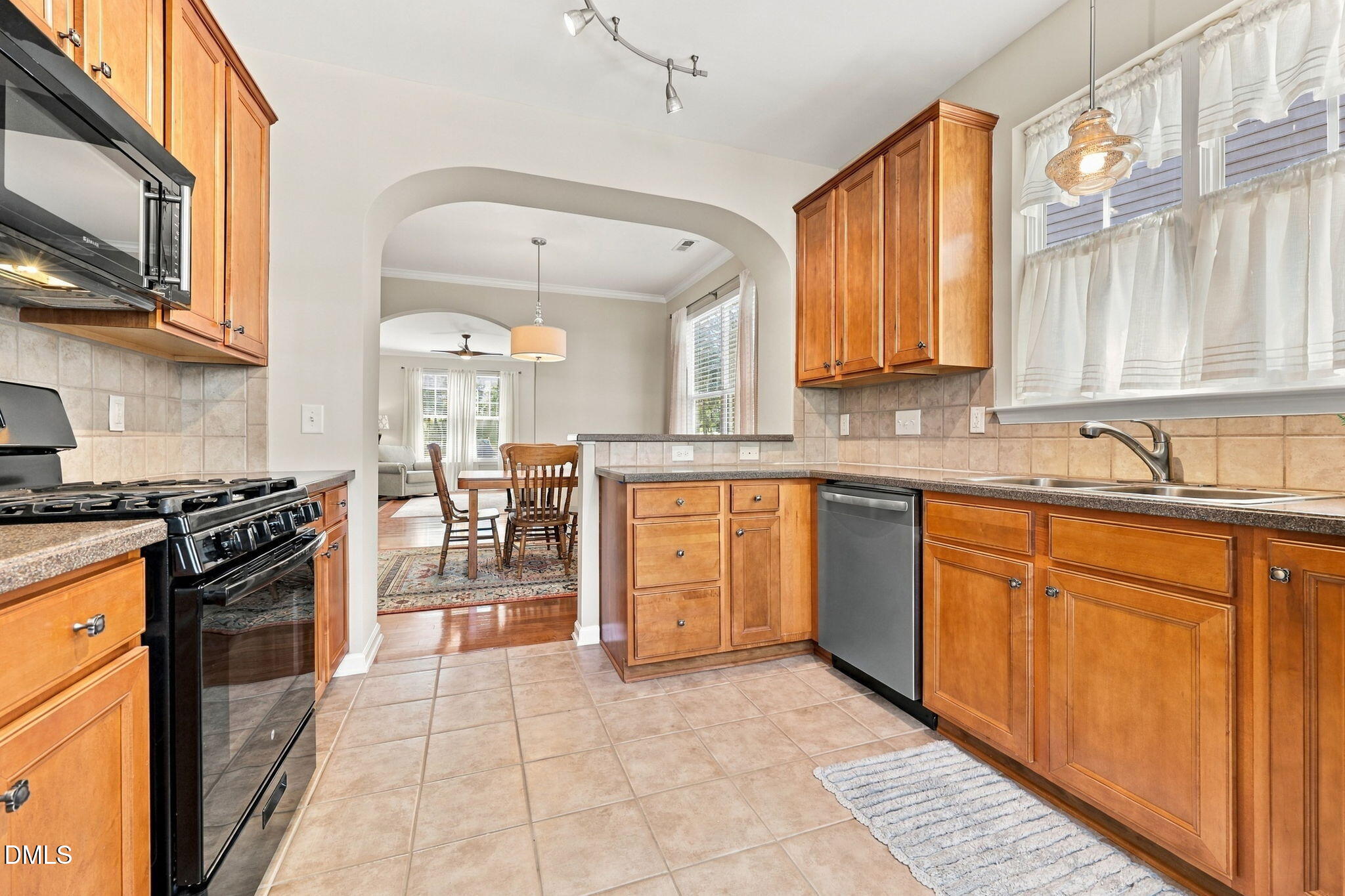 2340 Putters Way Property Photo 8