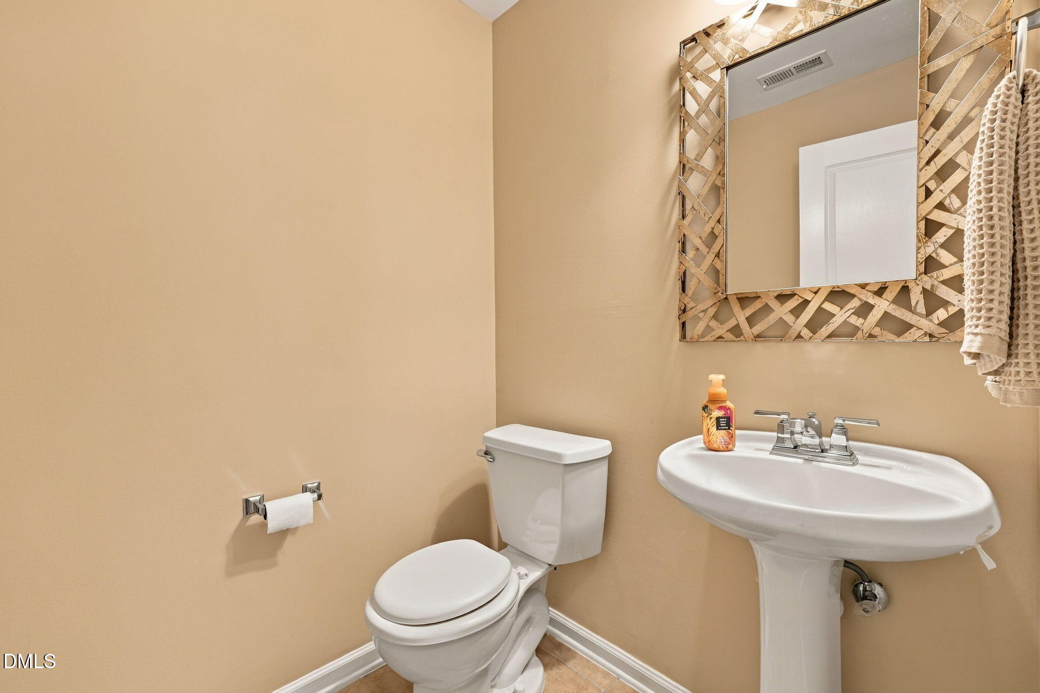 2340 Putters Way Property Photo 11