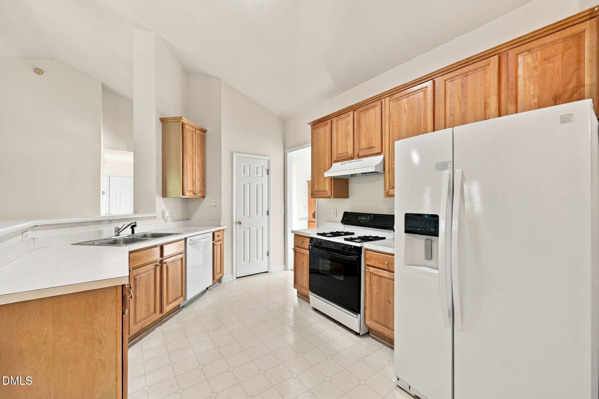 6905 Whittlesea Place Property Photo 9