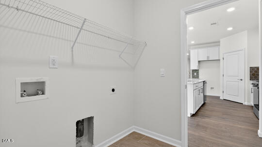 361 Alexis Loop Property Photo 29
