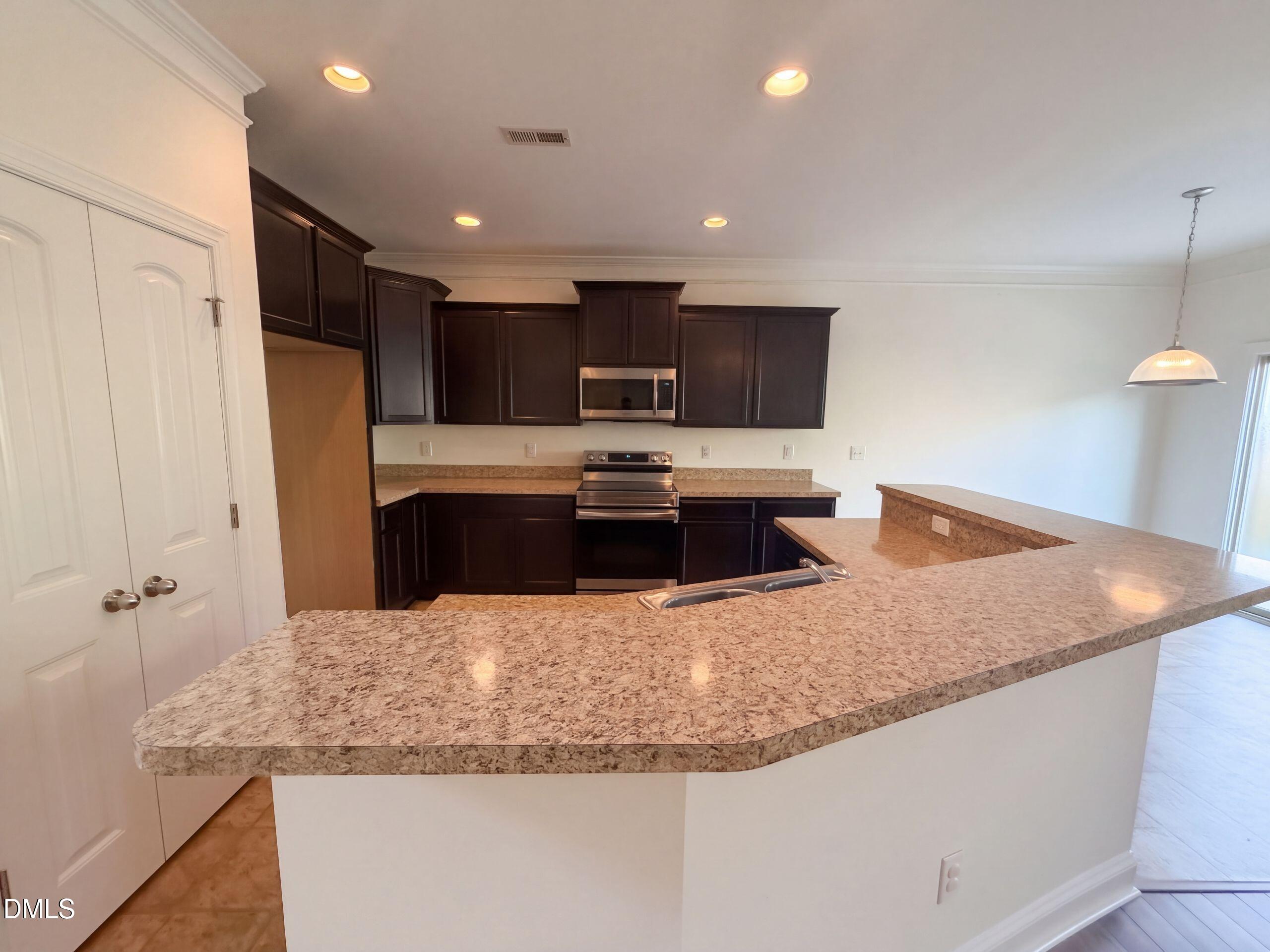 2703 Fern Willow Court Property Photo 6
