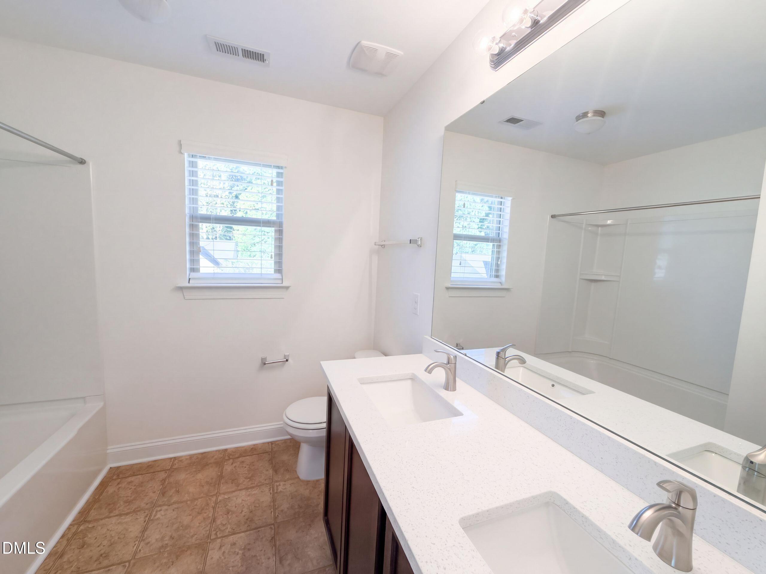 2703 Fern Willow Court Property Photo 17