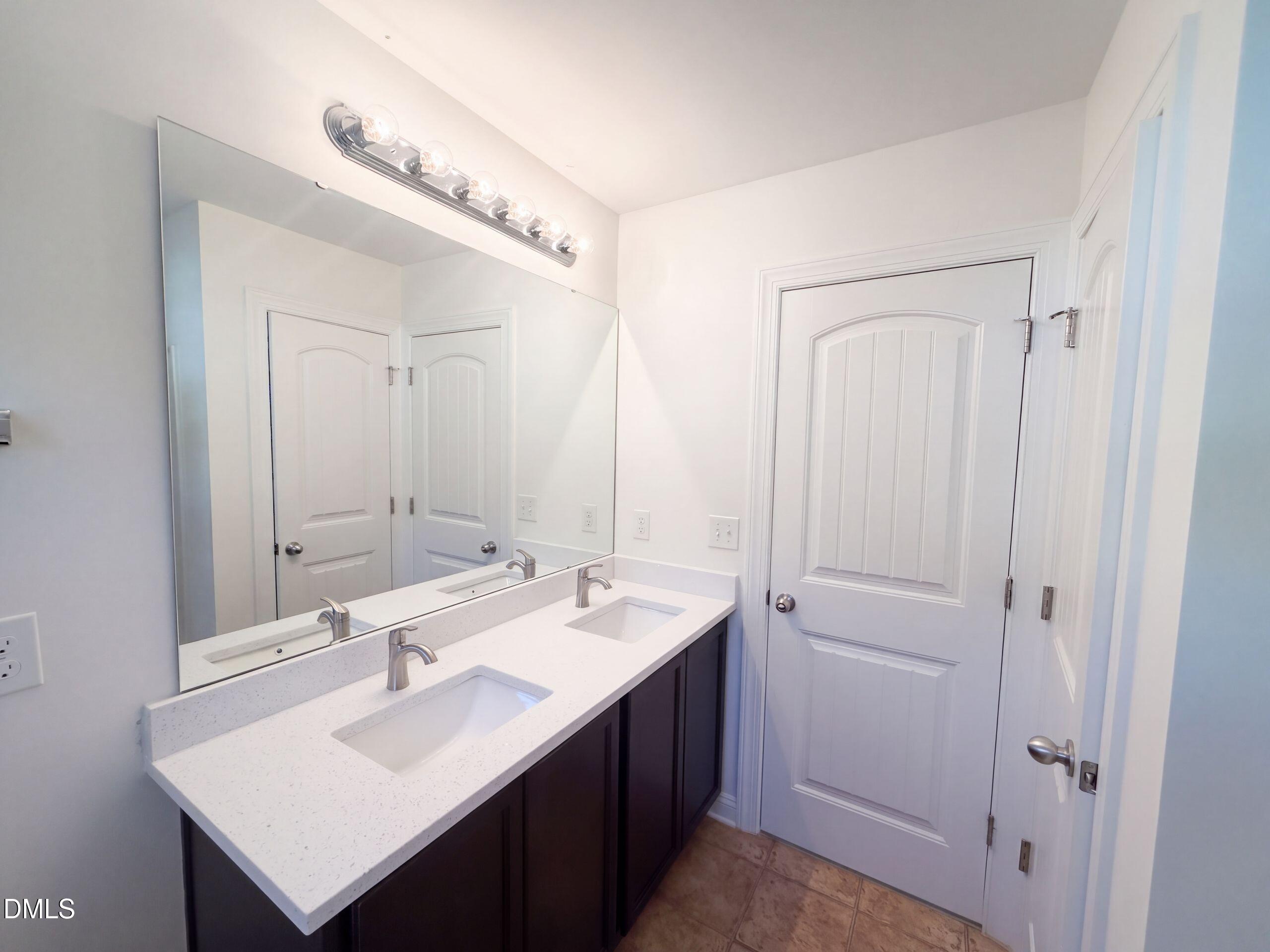 2703 Fern Willow Court Property Photo 18