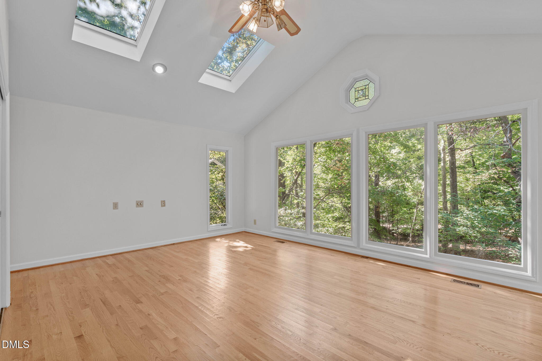 420 November Drive Property Photo 2