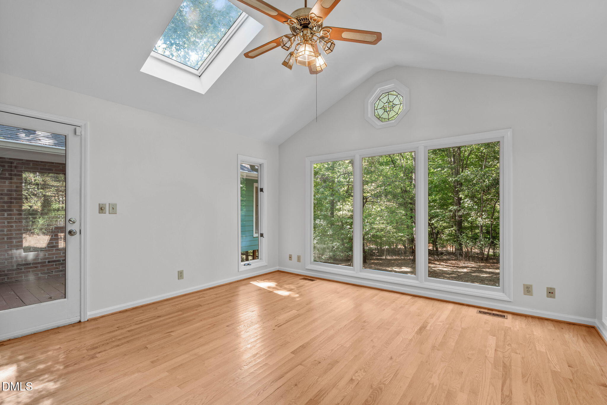 420 November Drive Property Photo 16