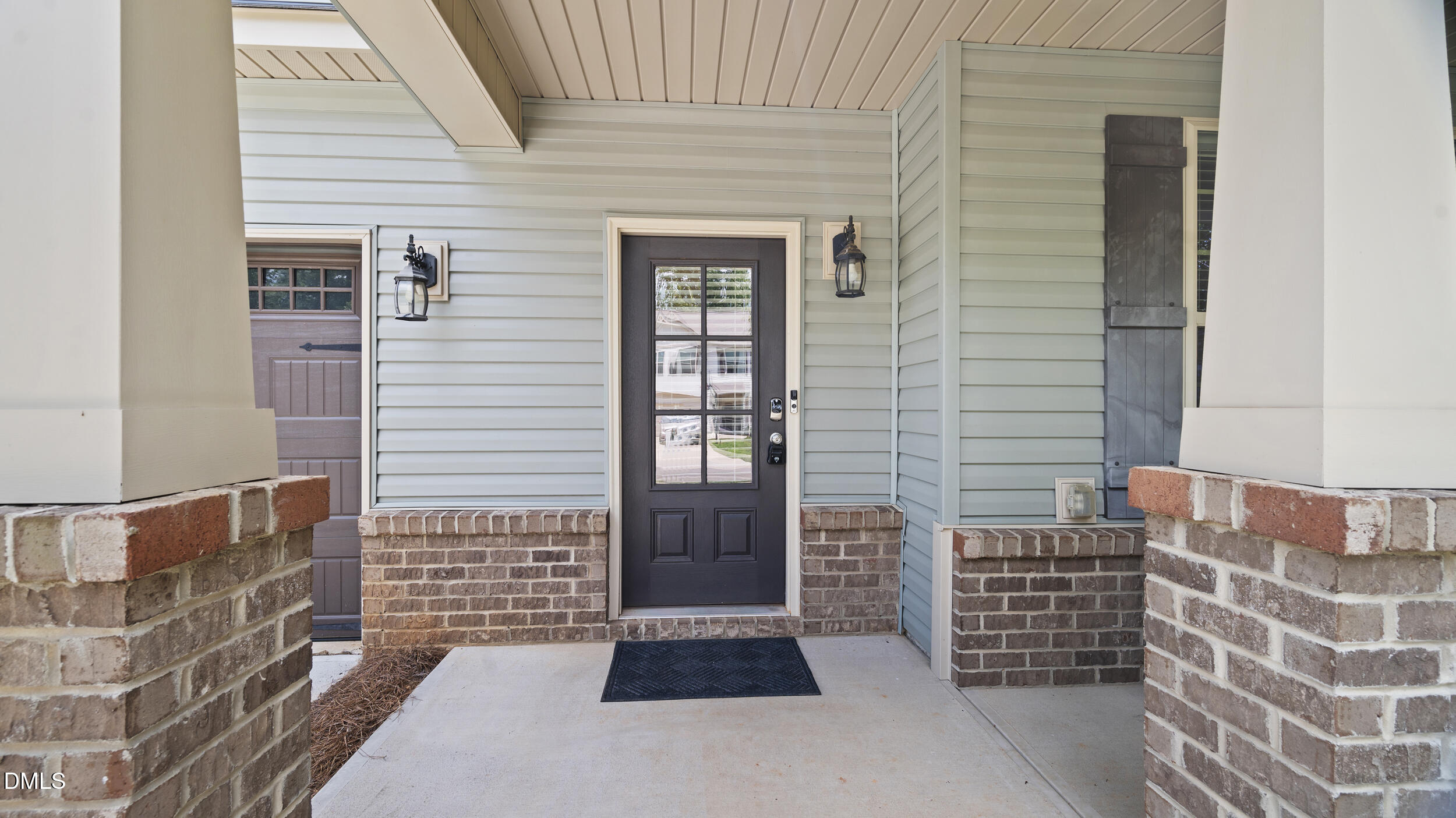 231 Fair Oaks Court Property Photo 3